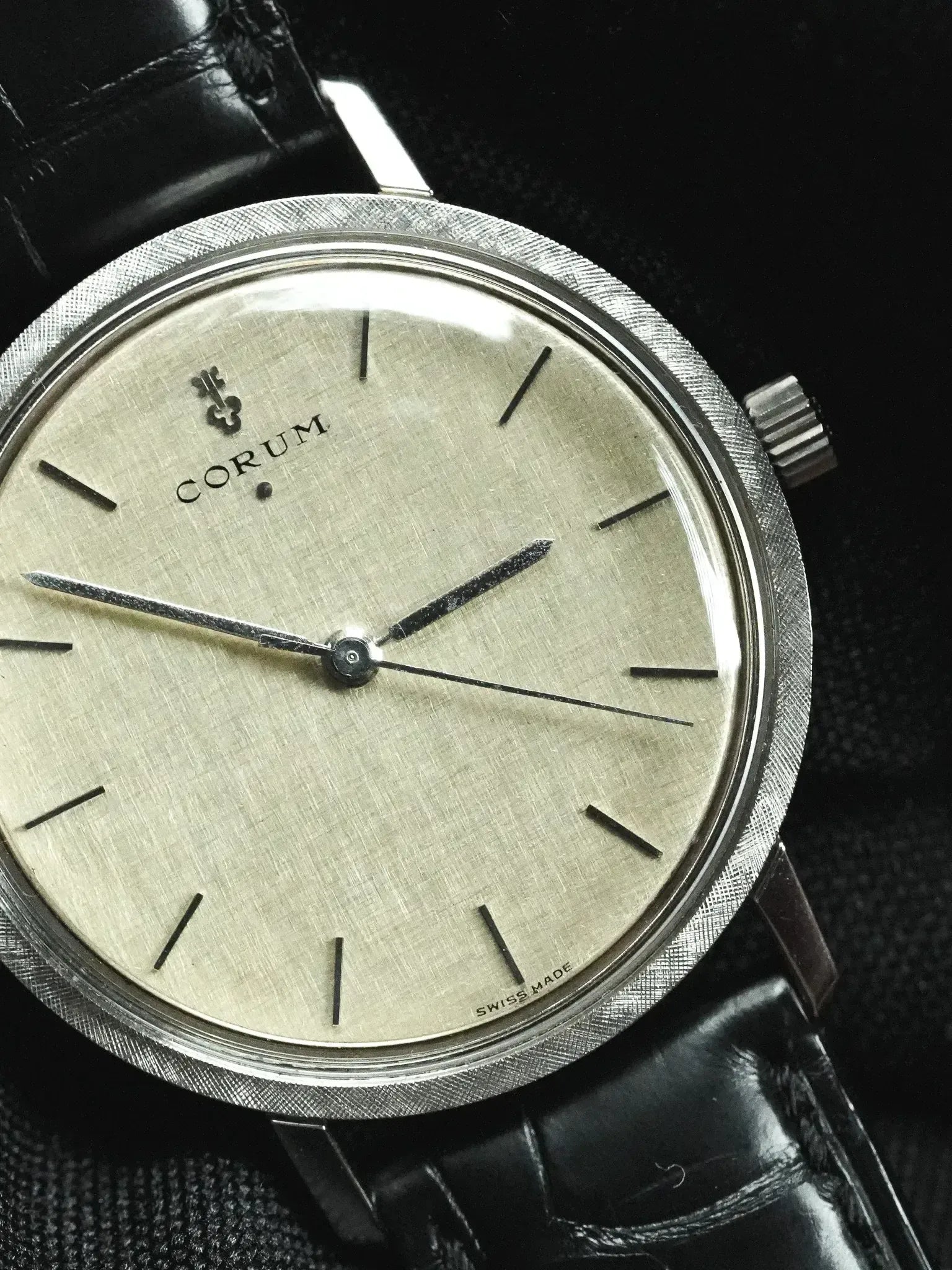 Montre Corum Acier Automatique Cadran Lin Argent (Années 1980) - Atelier Victor