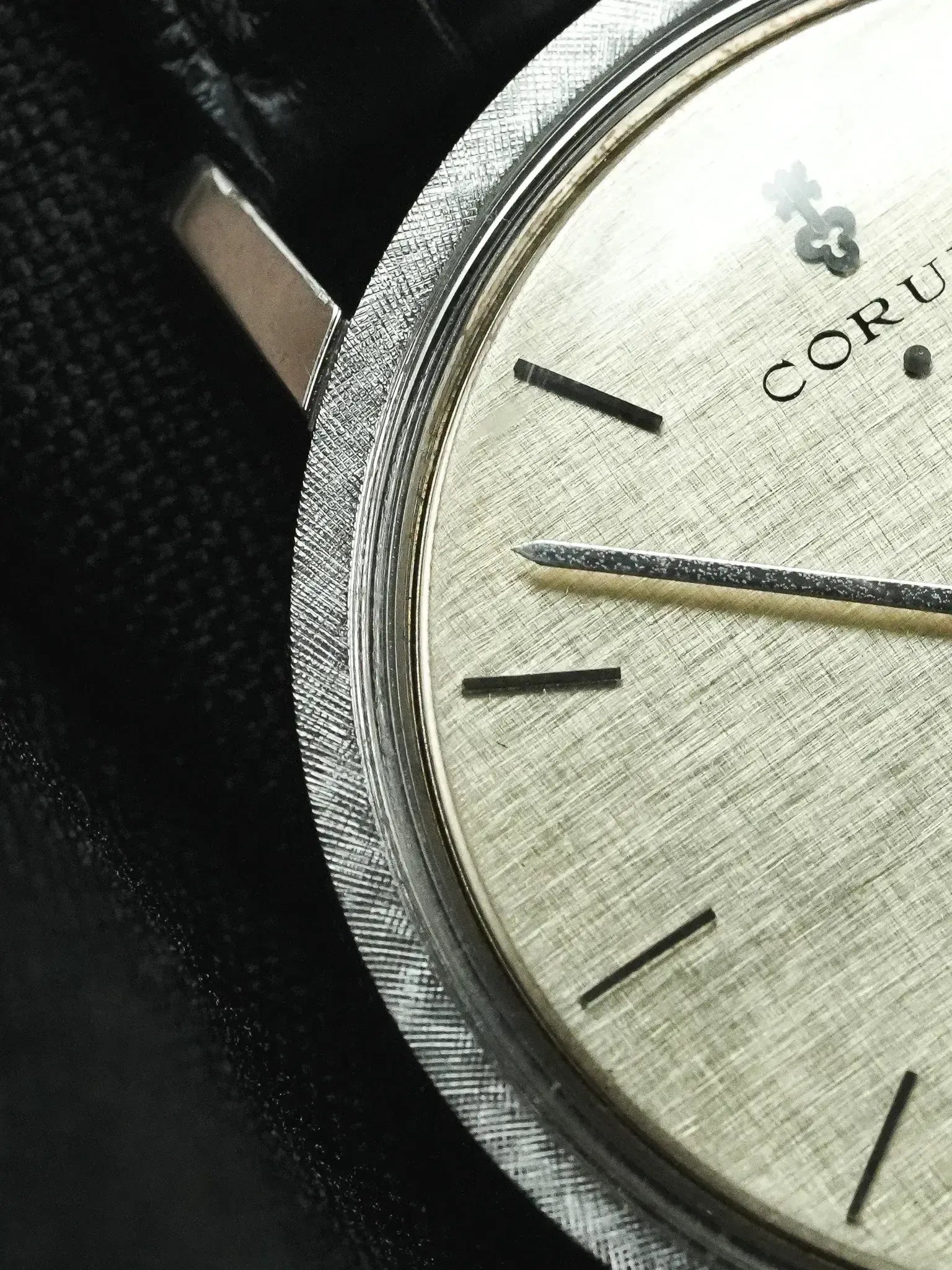 Montre Corum Acier Automatique Cadran Lin Argent (Années 1980) - Atelier Victor