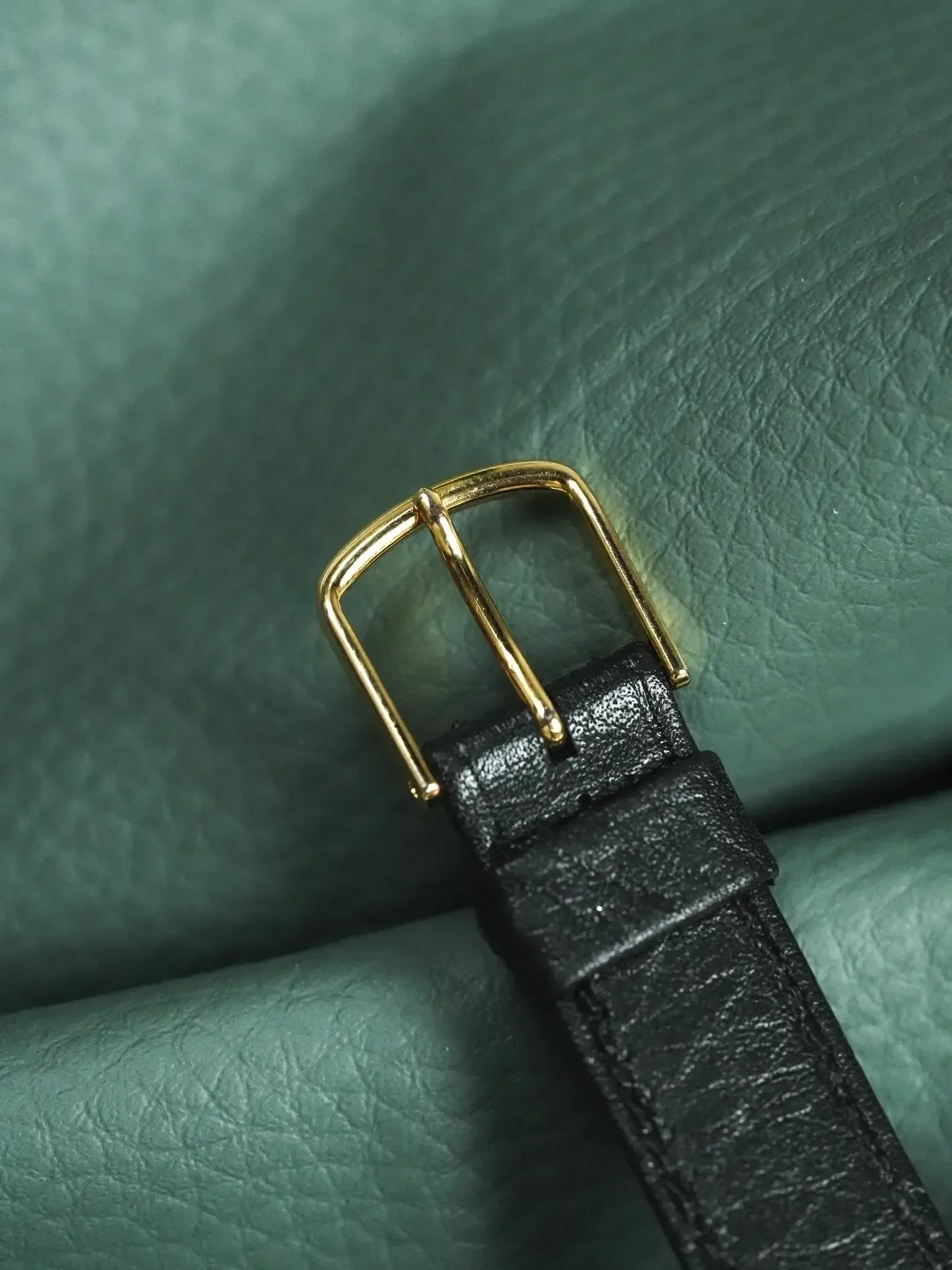 Montre Corum Tank Or Jaune 18K Cadran Lin - Manuel Calibre 2512 (Années 1970) - Atelier Victor