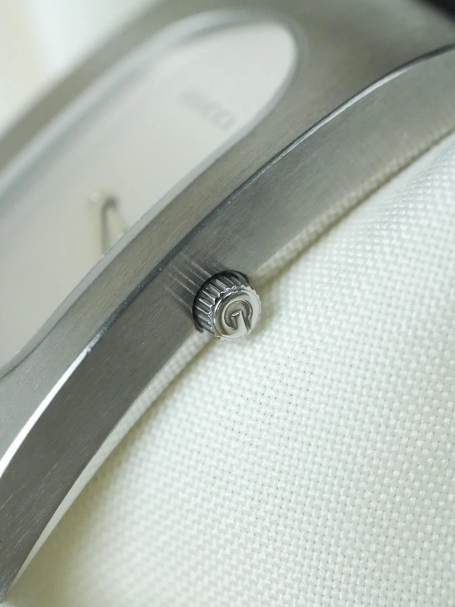 Montre Gucci 2400L Vintage (Années 2000) – Acier Brossé & Design Y2K - Atelier Victor