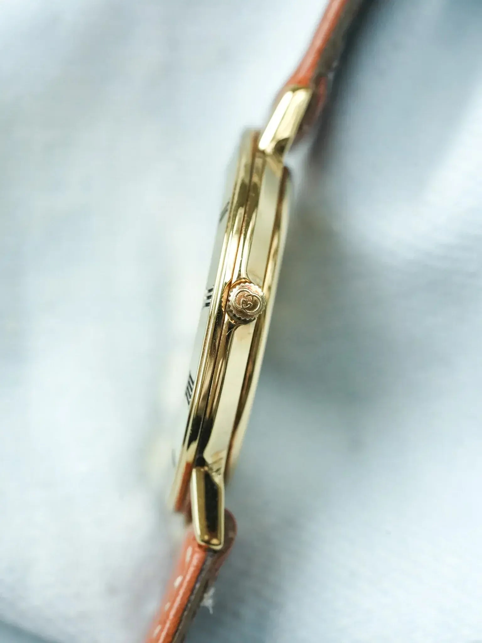 Montre Gucci Vintage (1990s) - Ronde Or Petite-Seconde 33mm - Atelier Victor