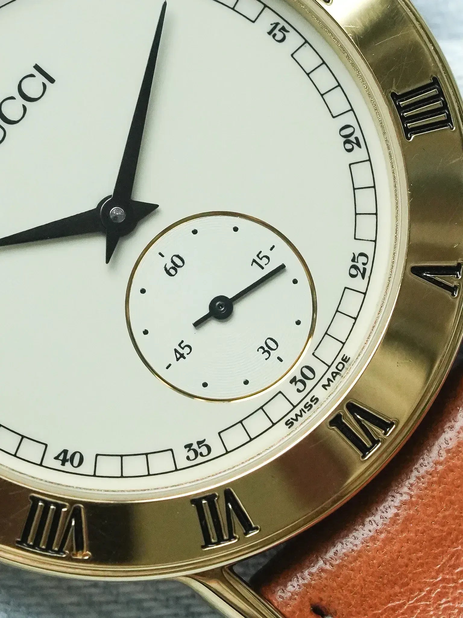 Montre Gucci Vintage (1990s) - Ronde Or Petite-Seconde 33mm - Atelier Victor