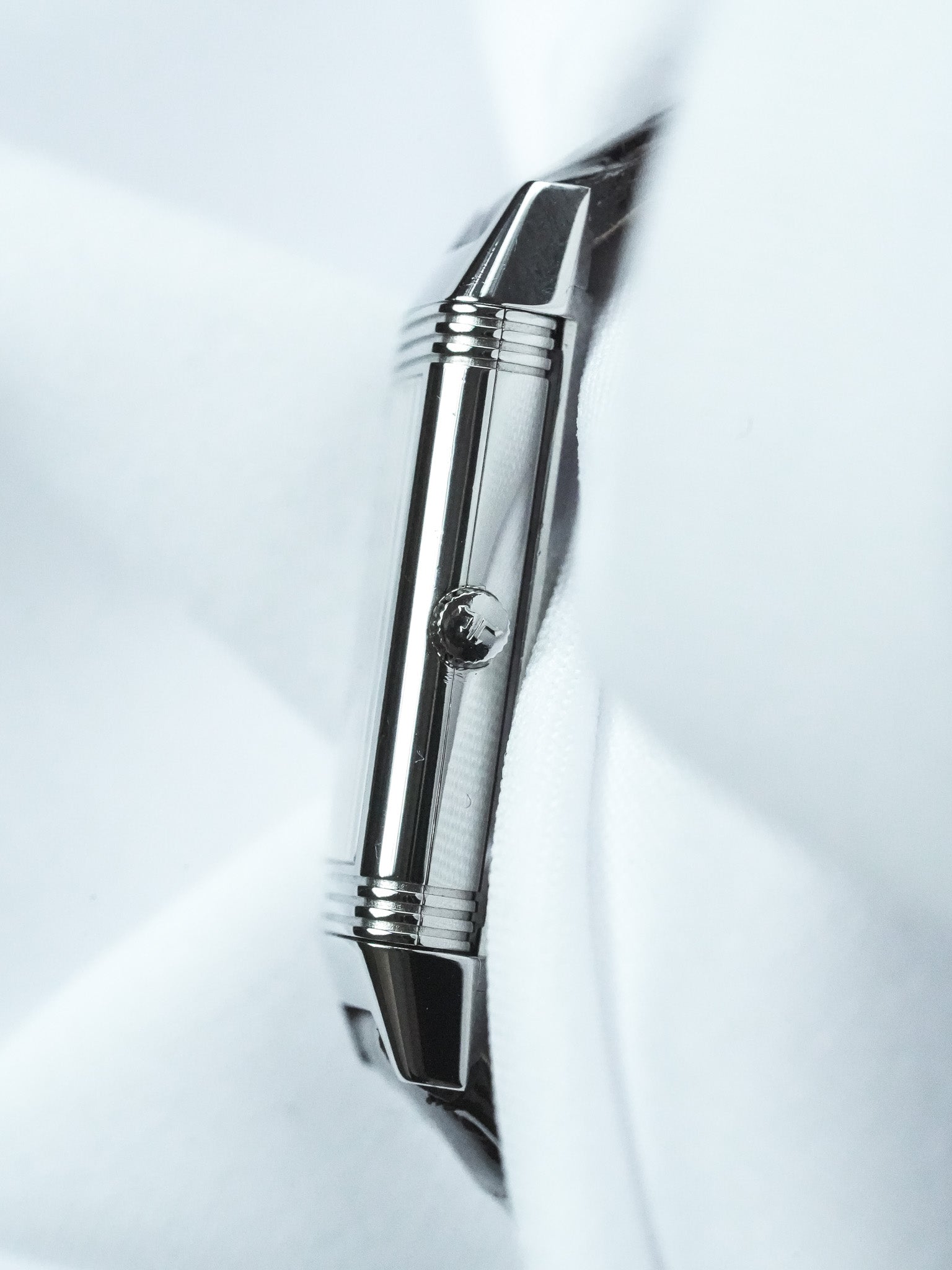 Montre Jaeger-LeCoultre Reservo 250.8.86 Vintage - Manuel Extra-Plate Acier Argent (1990s) - Atelier Victor