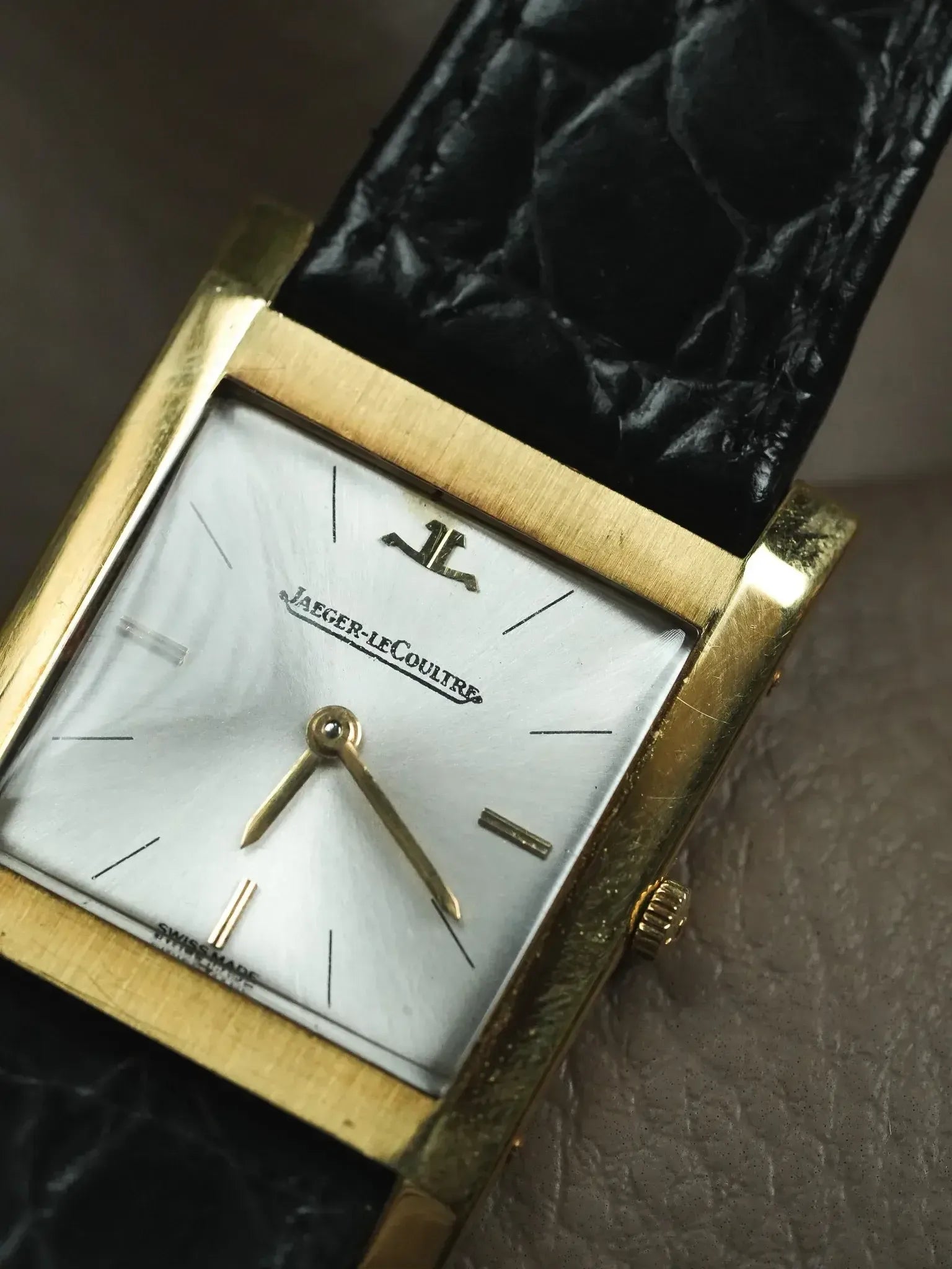 Montre Jaeger-LeCoultre Tank Vintage - 26mm Or 18K (1968) - Atelier Victor