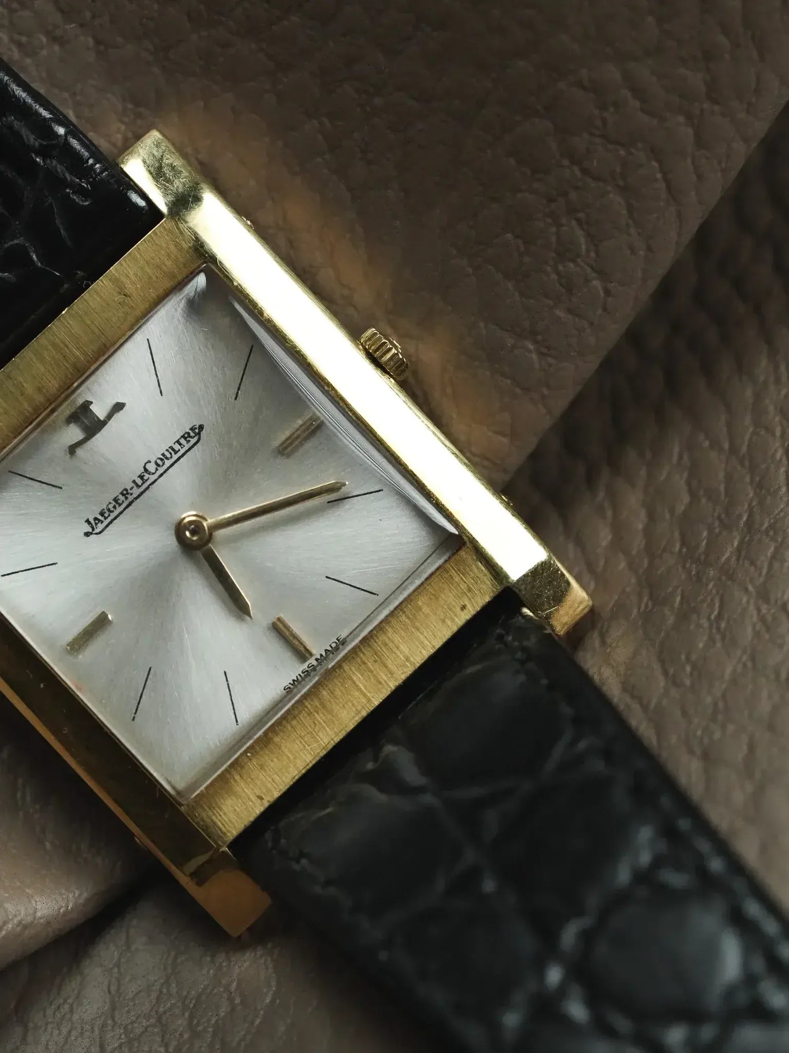 Montre Jaeger-LeCoultre Tank Vintage - 26mm Or 18K (1968) - Atelier Victor