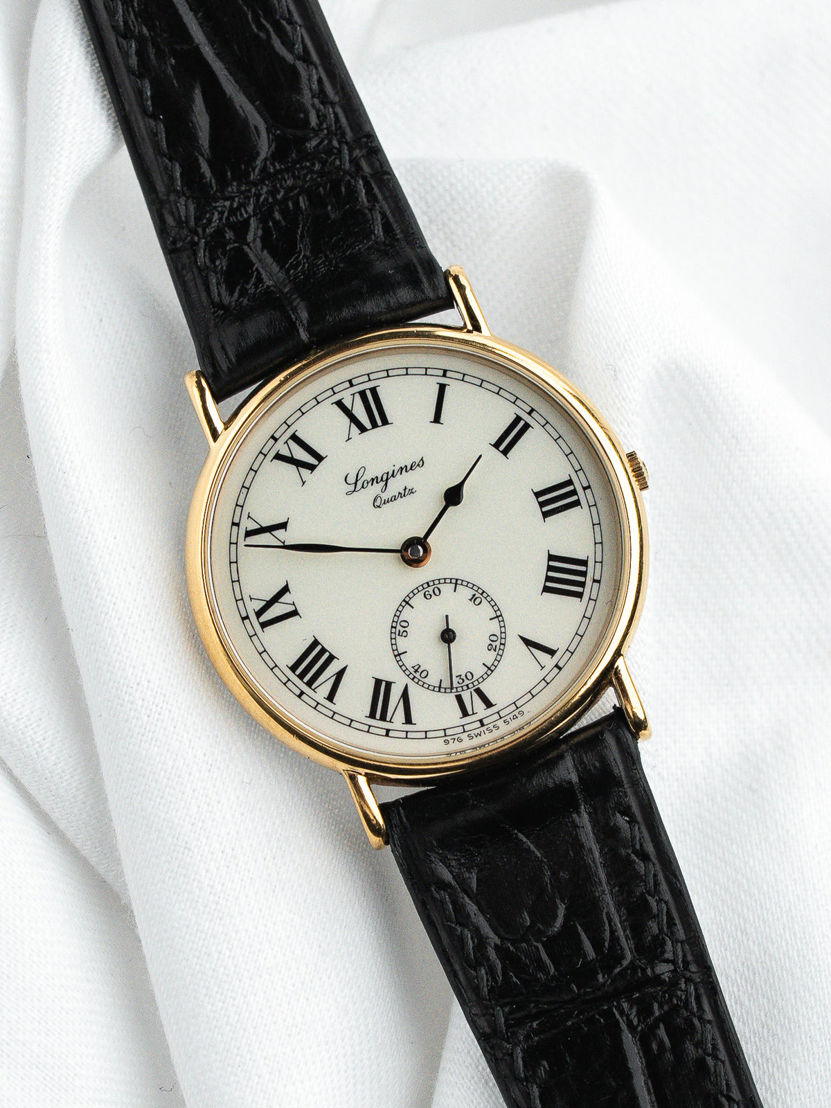 Vista frontale della cassa rotonda placcata oro - Orologio Longines Charleston 5149 Vintage - Atelier Victor
