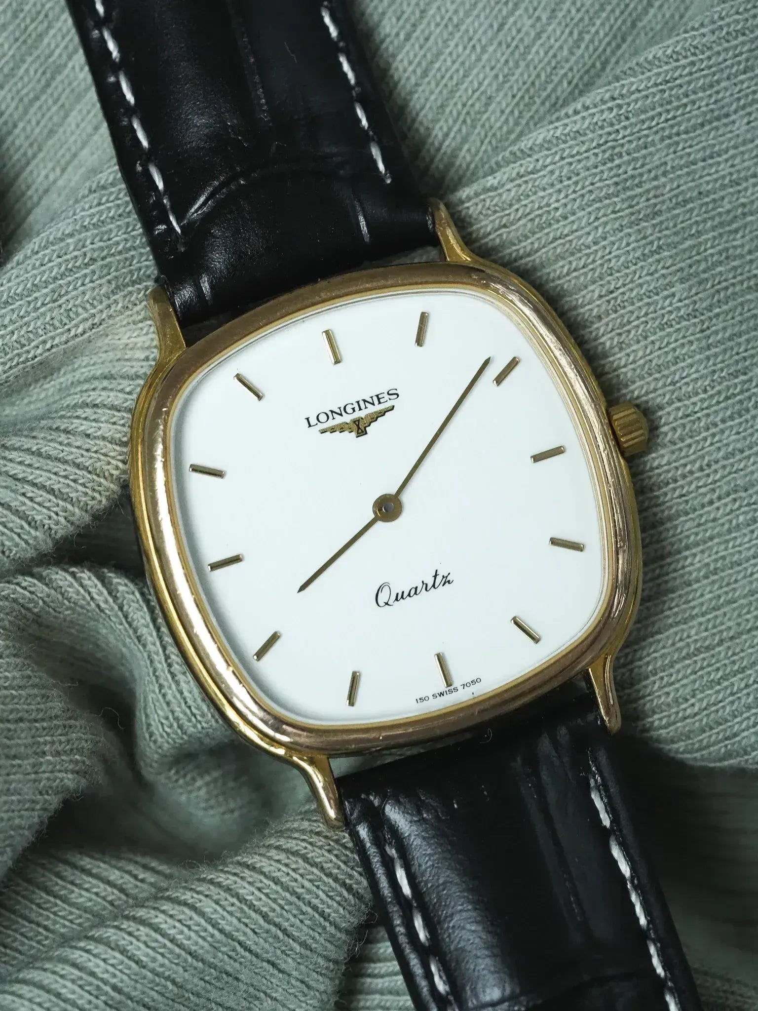 Montre Longines Vintage (1980s) - Tonneau Cadran Blanc Tapisse Plate plaqué or - Atelier Victor