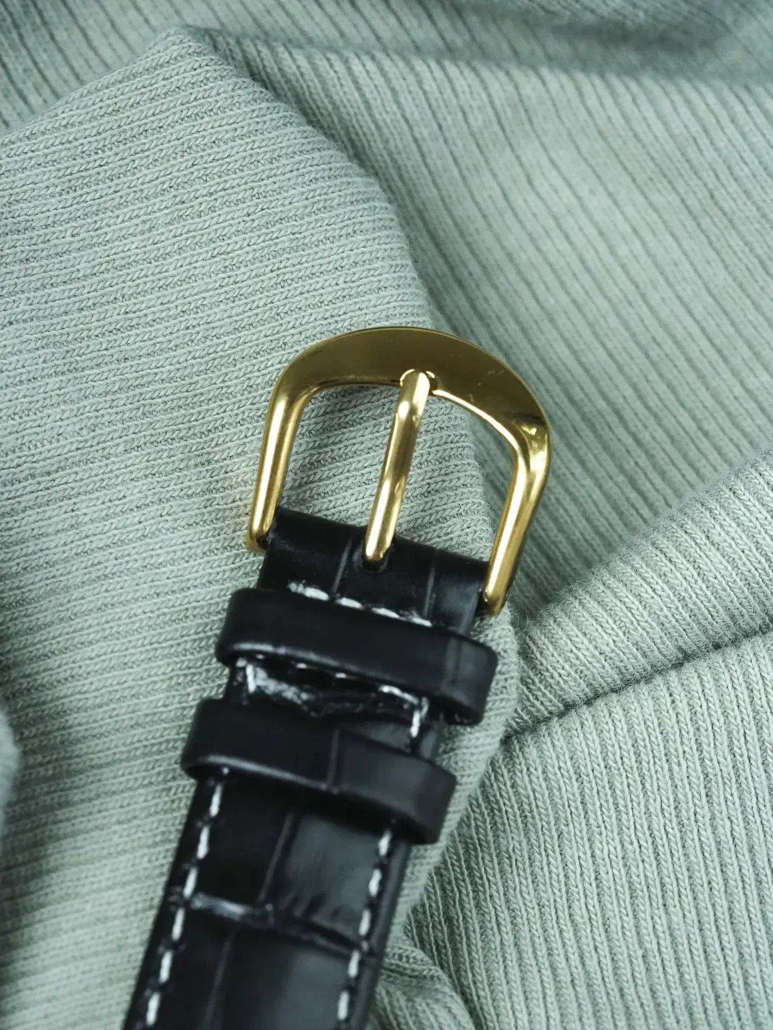 Montre Longines Vintage (1980s) - Tonneau Cadran Blanc Tapisse Plate plaqué or - Atelier Victor