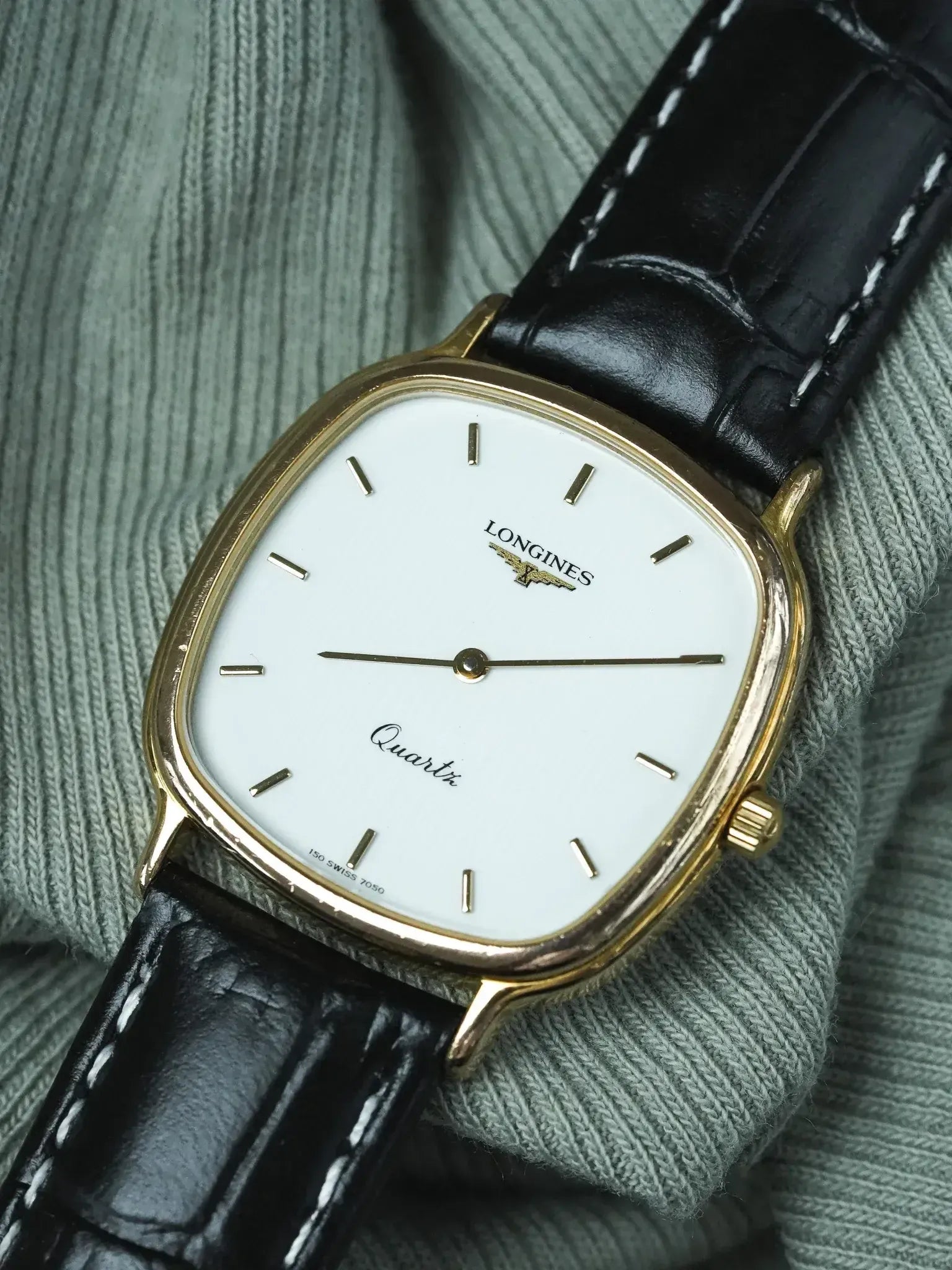 Montre Longines Vintage (1980s) - Tonneau Cadran Blanc Tapisse Plate plaqué or - Atelier Victor