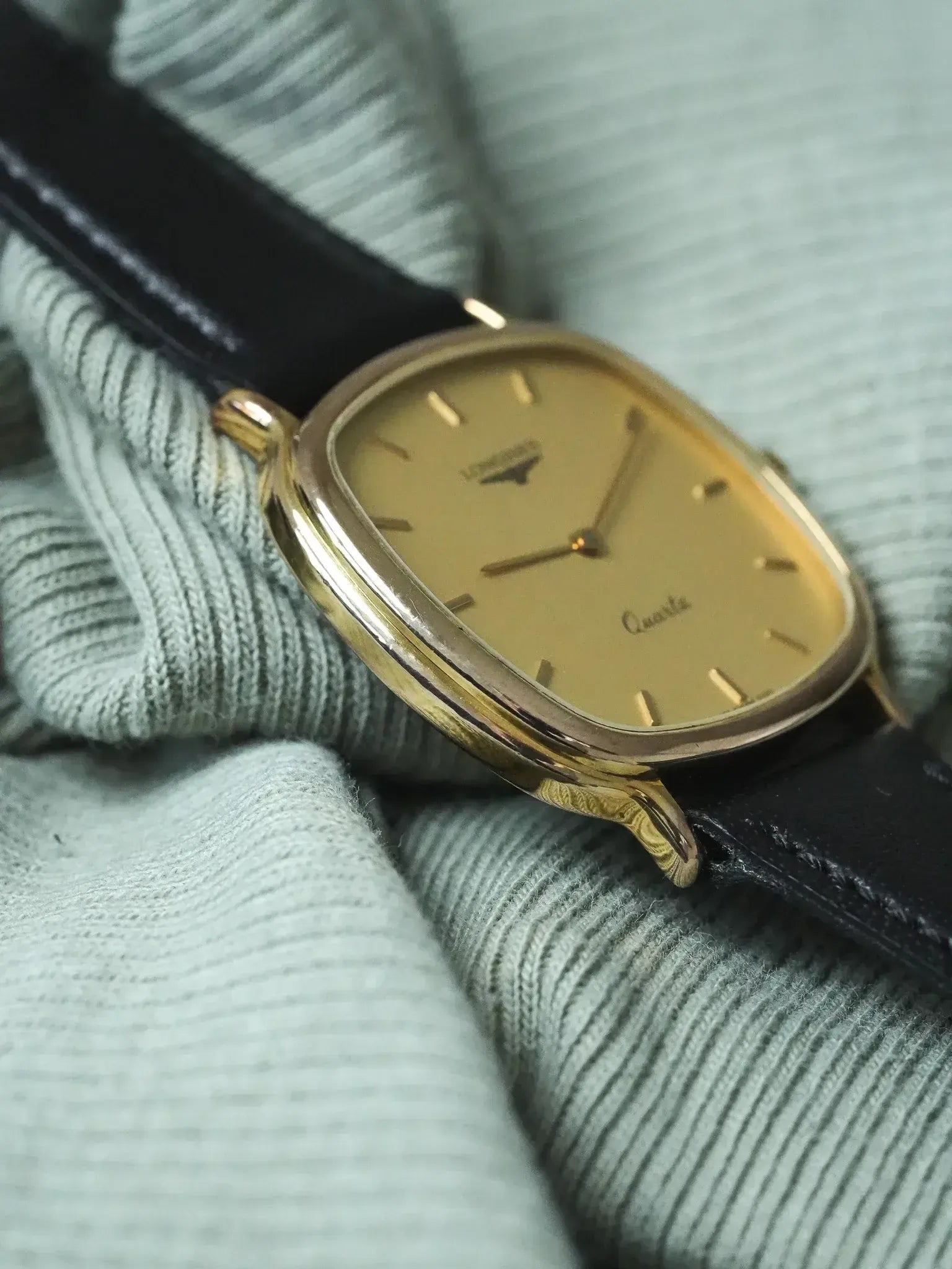 Montre Longines Vintage (1980s) - TV plaqué or Cadran nid d'abeilles - Atelier Victor