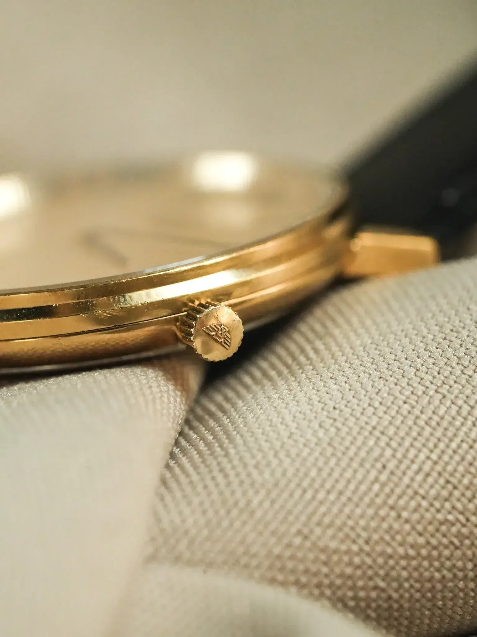 Montre Longines Vintage - 34mm Plaqué Or Chiffres Romains (1978) - Atelier Victor