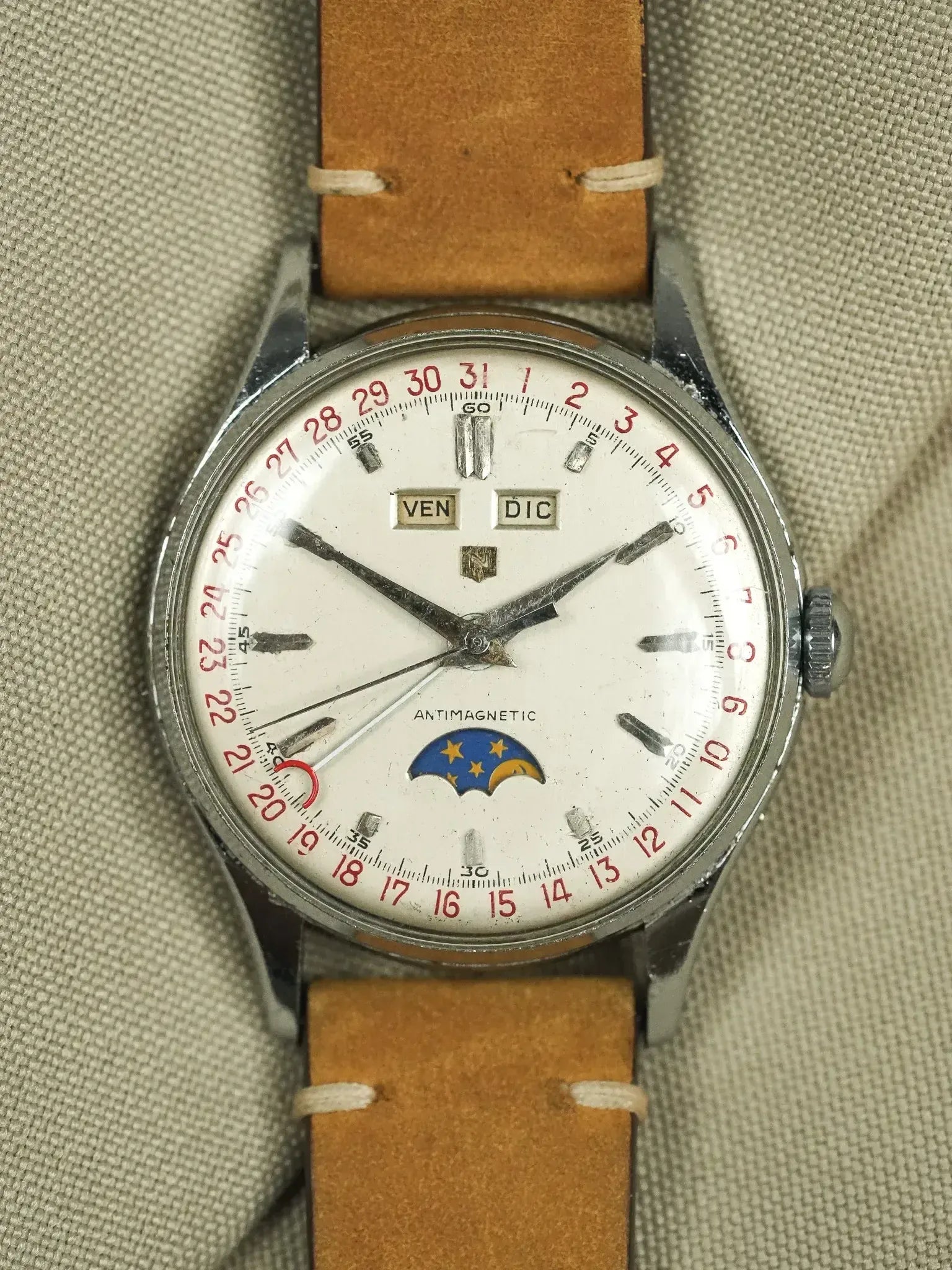 Montre Nobellux Triple Calendar Phase de Lune Vintage - 35mm Valjoux 90 (1950) - Atelier Victor