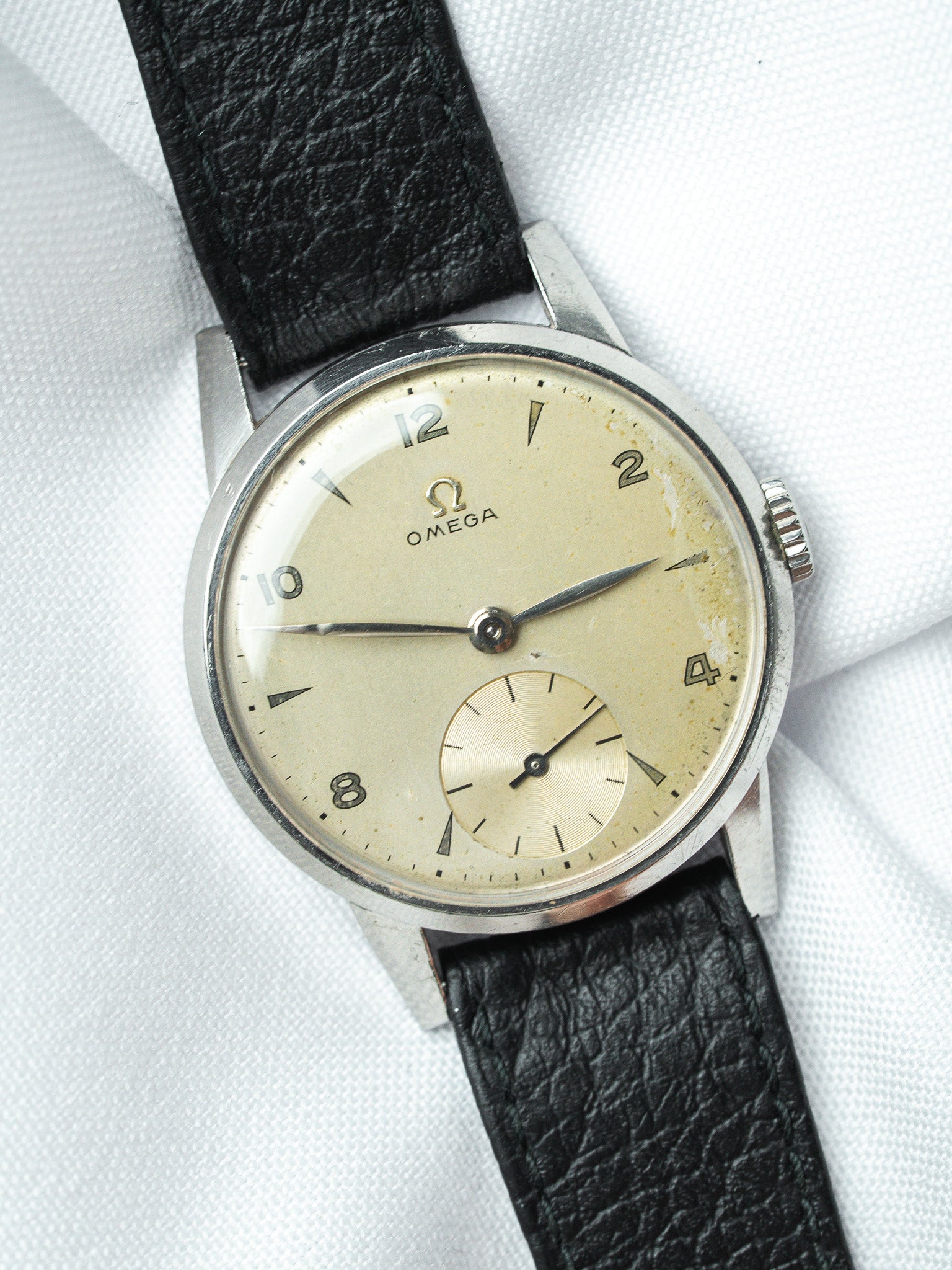 Montre Omega 2495 Vintage - 33,5mm Acier Petite Seconde (1947) - Atelier Victor