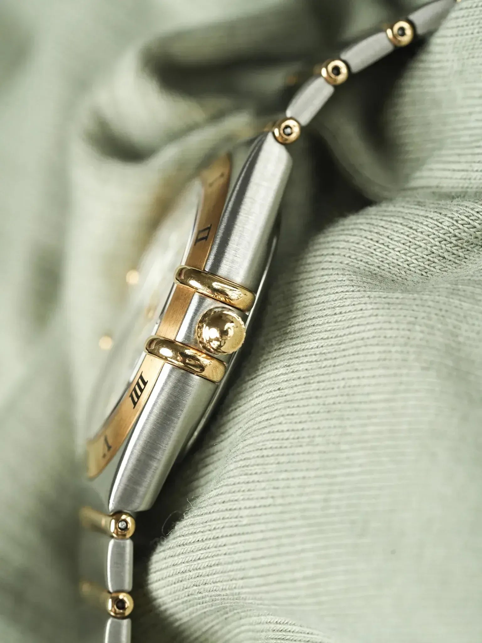 Omega - Constellation Manhattan Acier Or 18k Calendrier Perpétuel - 1990s - Atelier Victor