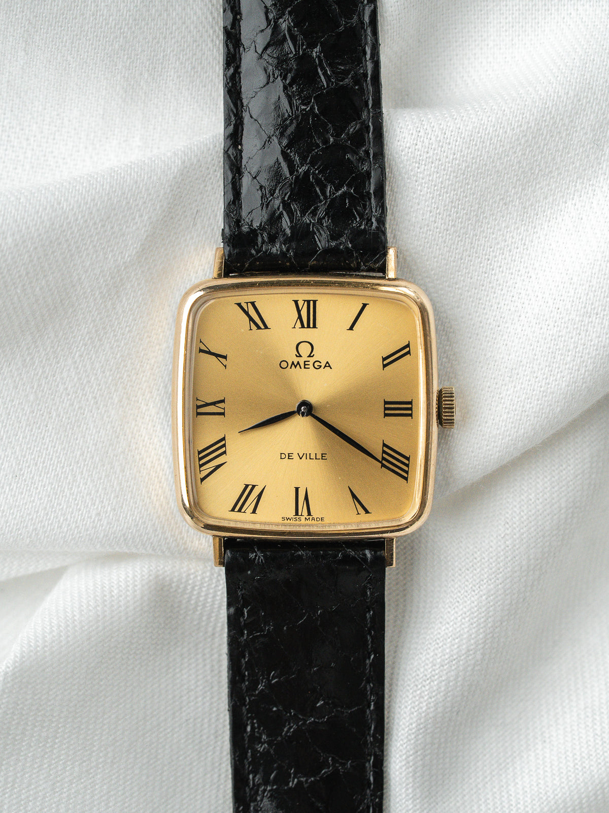 Bracelet cuir noir façon crocodile et boucle ardillon - Montre Omega De Ville 511.415 Vintage - Atelier Victor