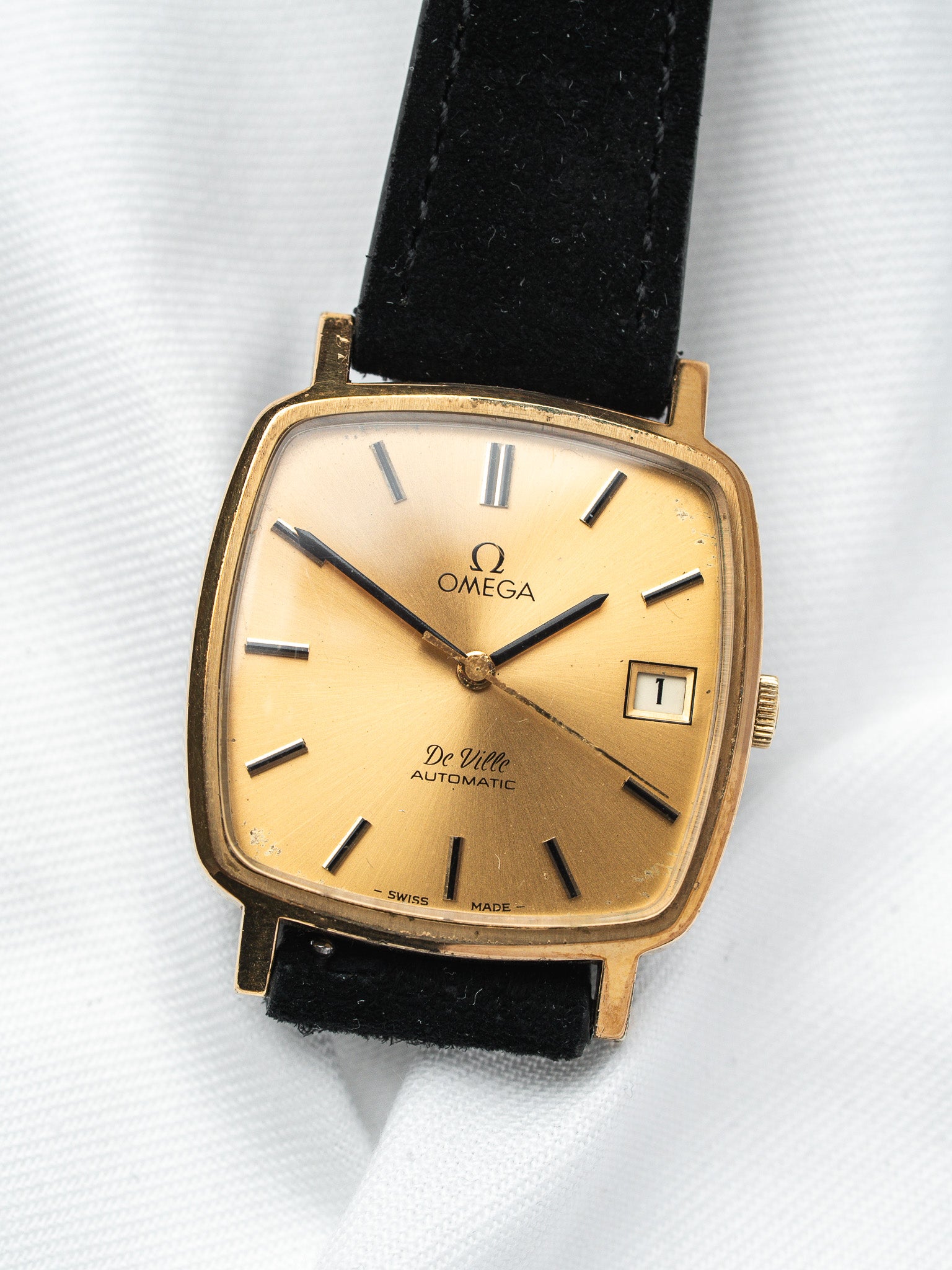 Vintage Omega Watch De Ville Automatic Gold-Plated 162.0060 — Gold Dial (1978)