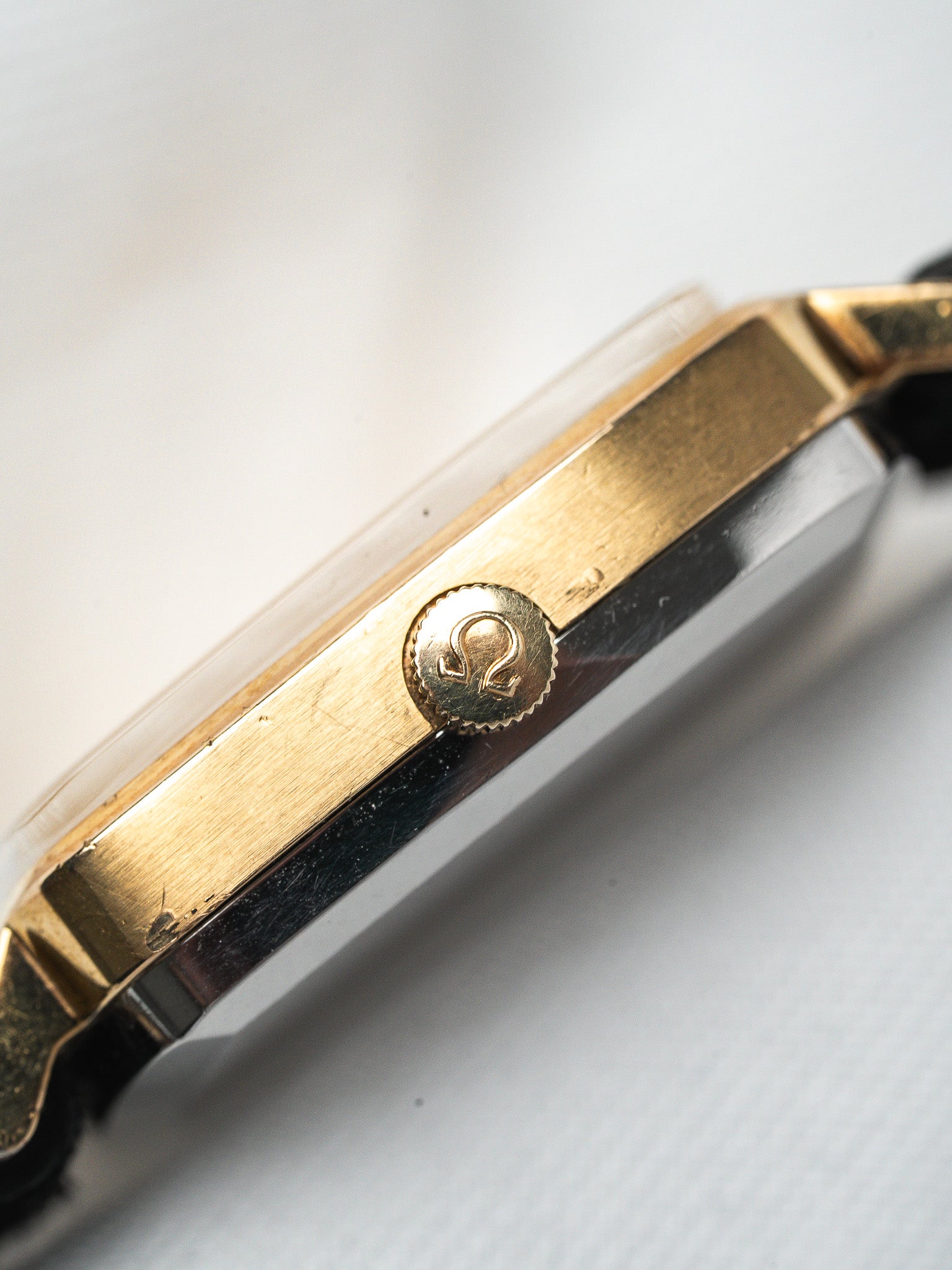 Vintage Omega Watch De Ville Automatic Gold-Plated 162.0060 — Gold Dial (1978)