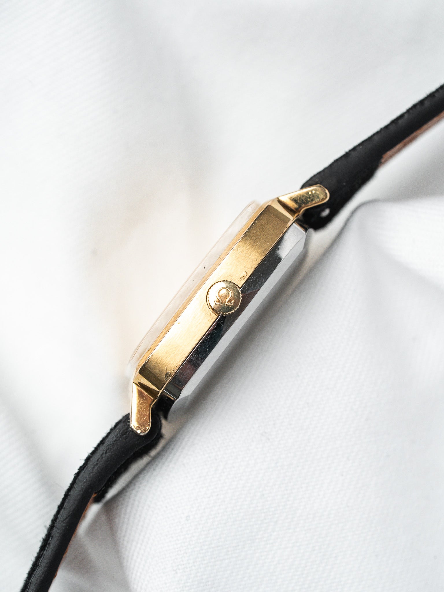 Vintage Omega Watch De Ville Automatic Gold-Plated 162.0060 — Gold Dial (1978)