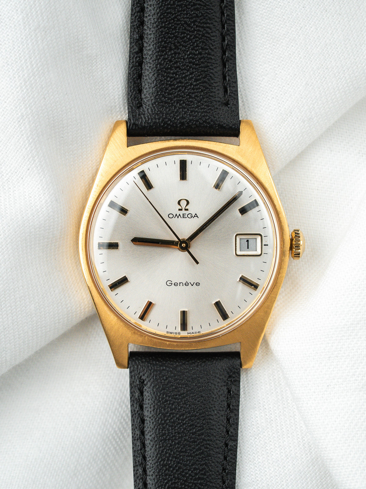 Omega Watch Genève 136.041 Chapado en oro — Esfera plateada (1970)