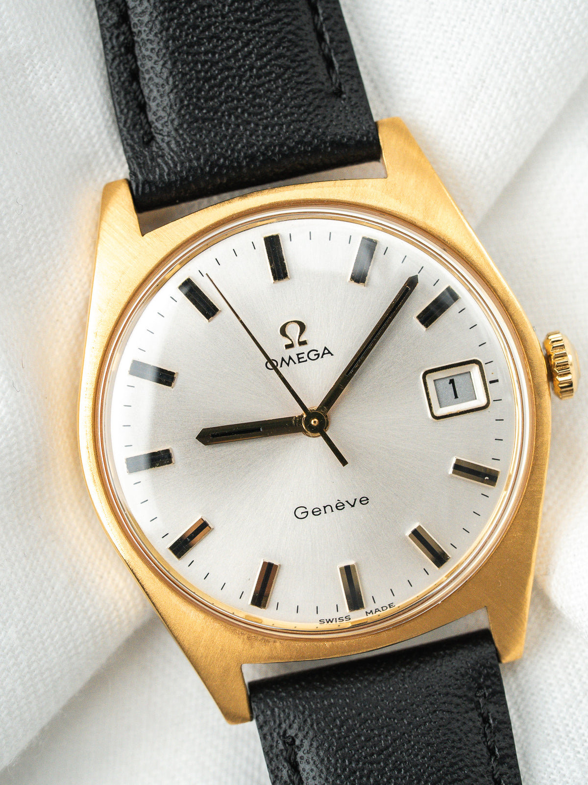 Omega Watch Genève 136.041 Gold-Plated — Silver Dial (1970)