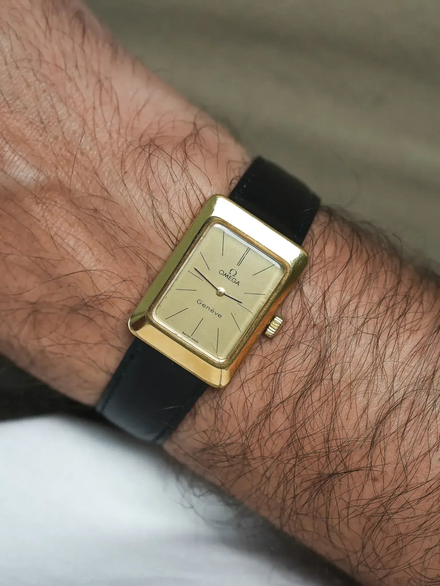 Montre Omega Genève Vintage (1974) – réf.511.0476 Rectangulaire & Mécanique - Atelier Victor