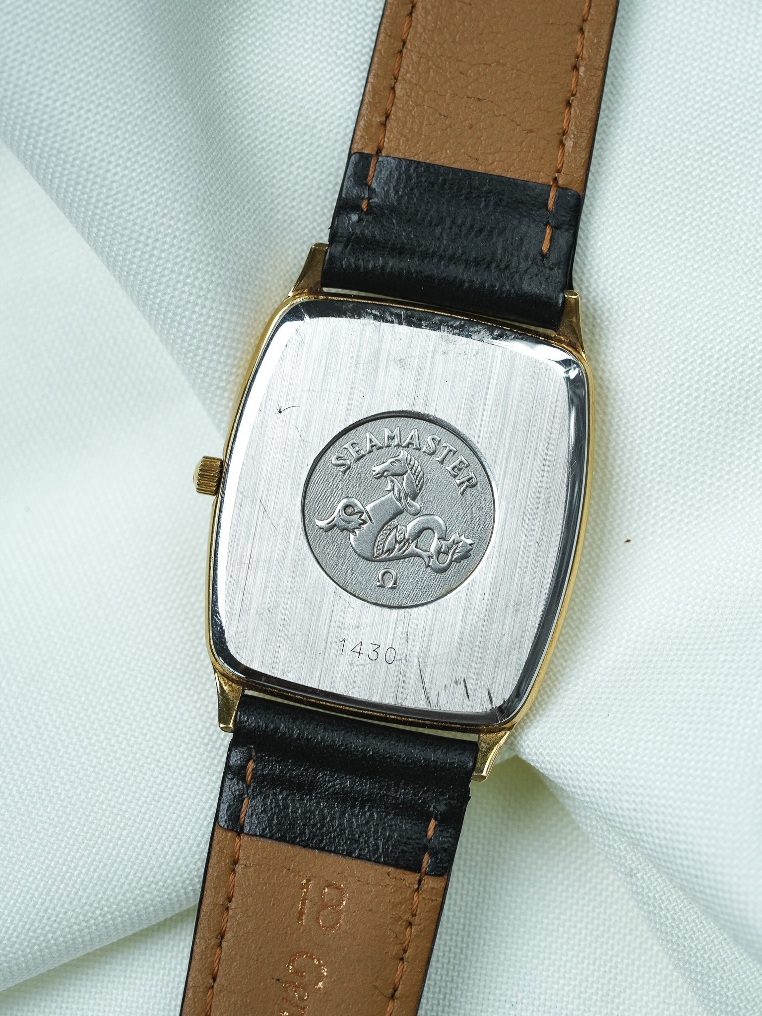 Montre Omega Seamaster Vintage - Tonneau Plaqué Or Blanc (1982) - Atelier Victor