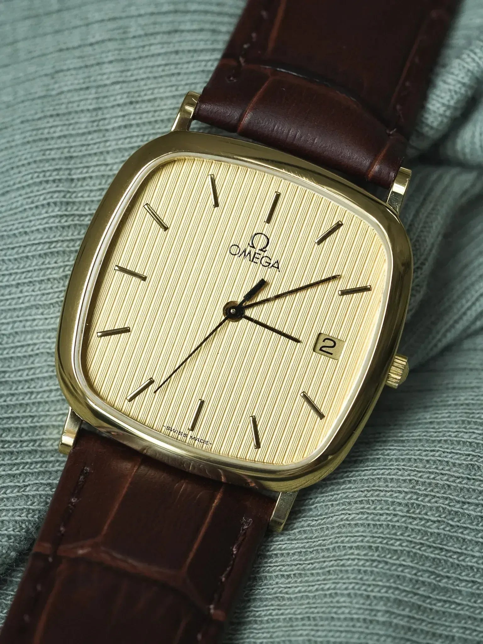 Montre Omega Vintage (1990s) - TV Plaqué Or Cadran Tapisserie Date - Atelier Victor