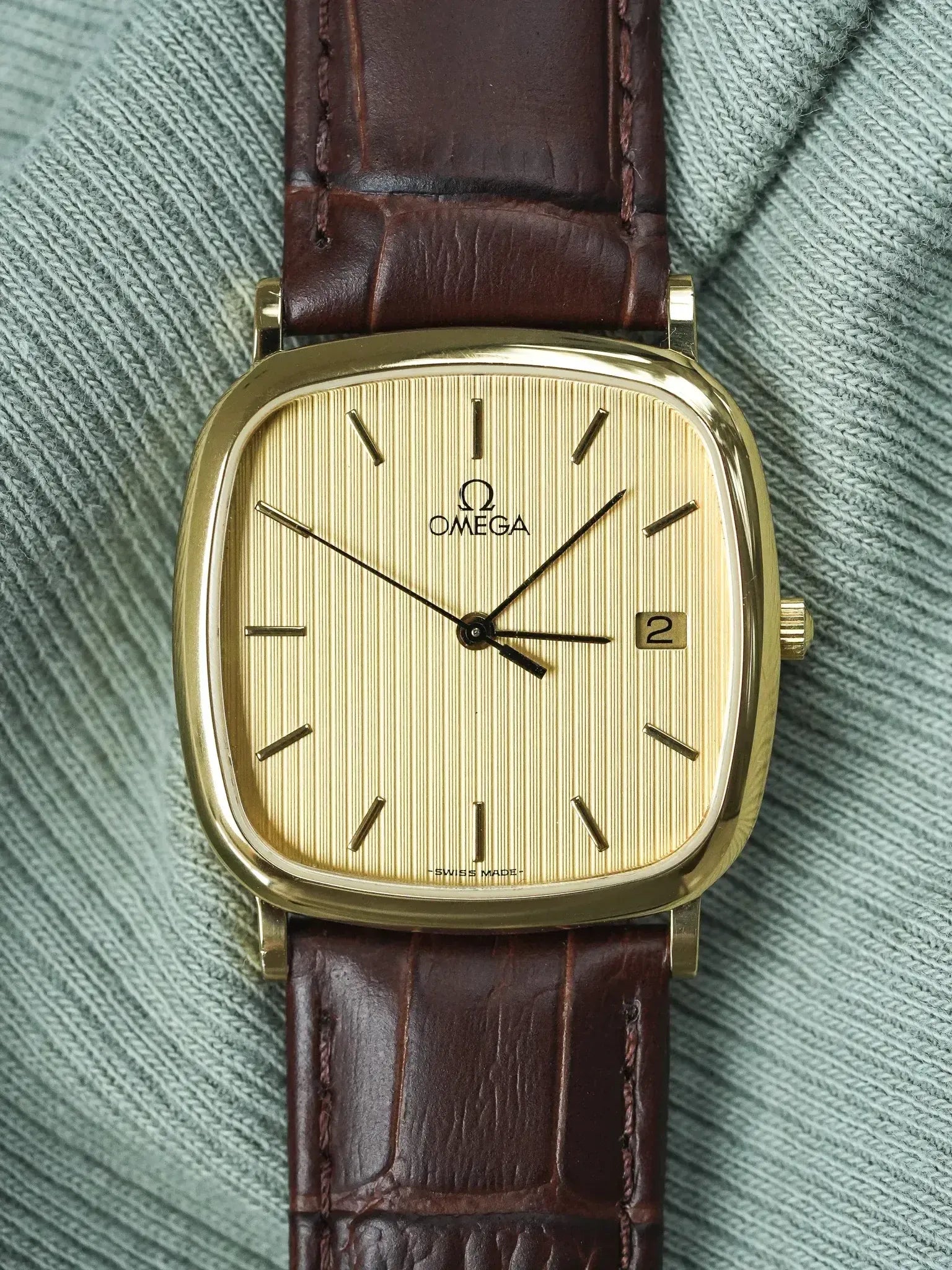Montre Omega Vintage (1990s) - TV Plaqué Or Cadran Tapisserie Date - Atelier Victor