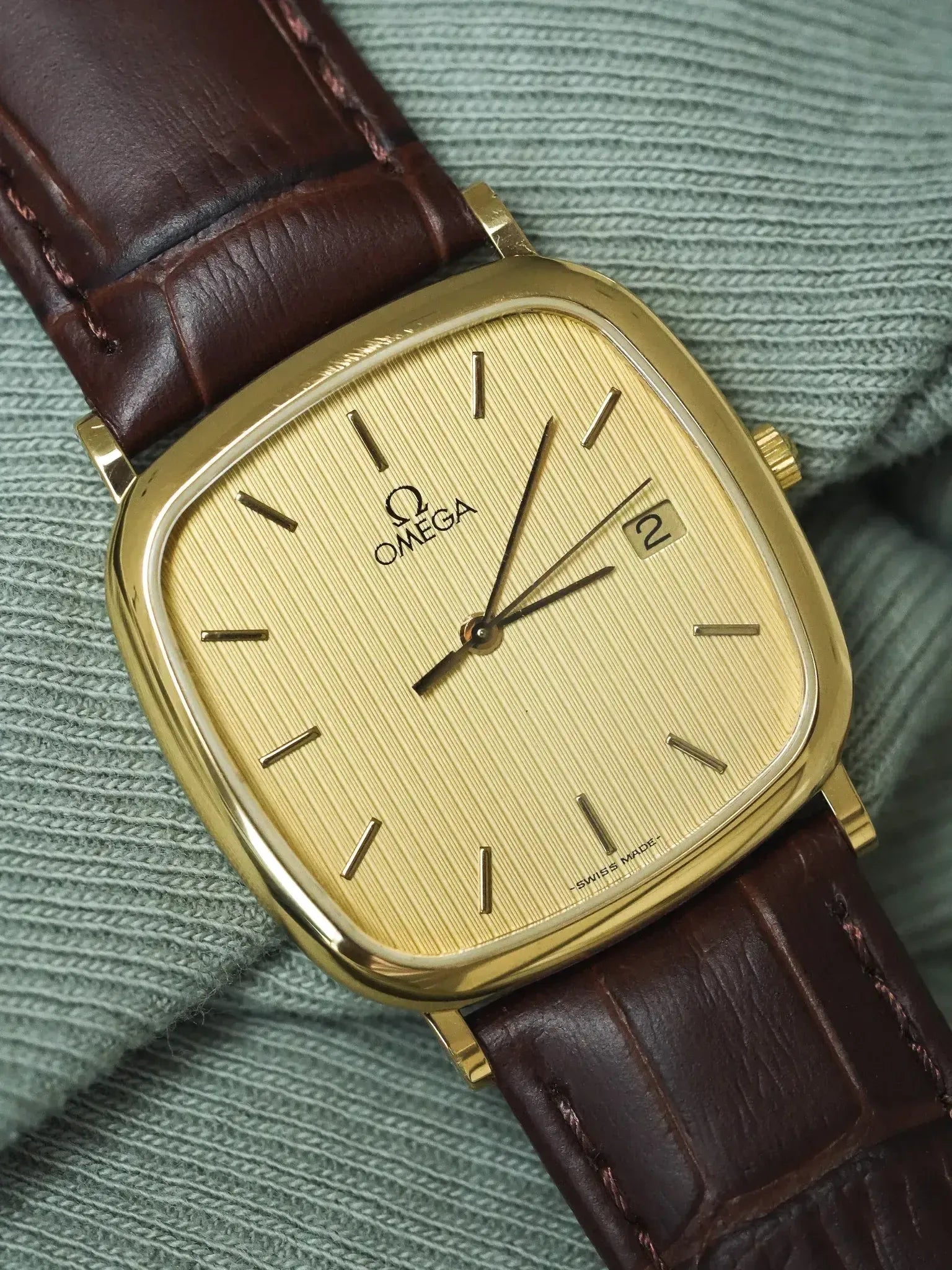 Montre Omega Vintage (1990s) - TV Plaqué Or Cadran Tapisserie Date - Atelier Victor