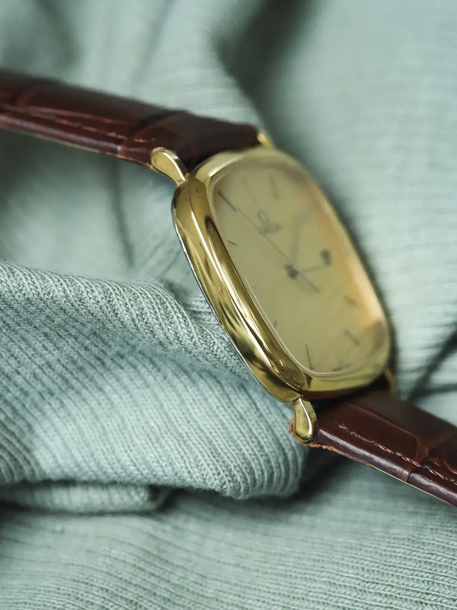Montre Omega Vintage (1990s) - TV Plaqué Or Cadran Tapisserie Date - Atelier Victor
