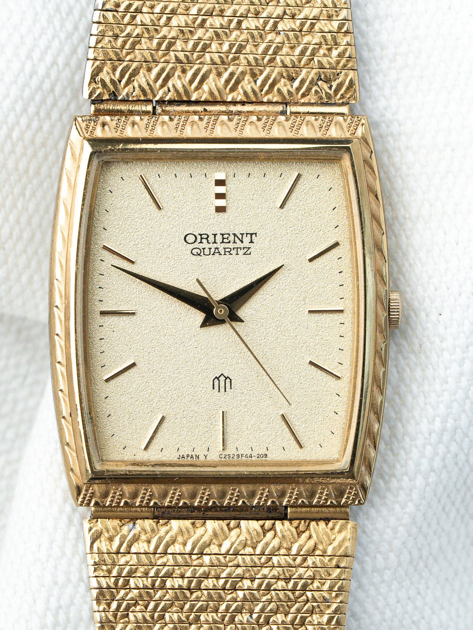 Montre Orient Vintage - Tonneau OR maille tressée (Années 1980s) - Atelier Victor