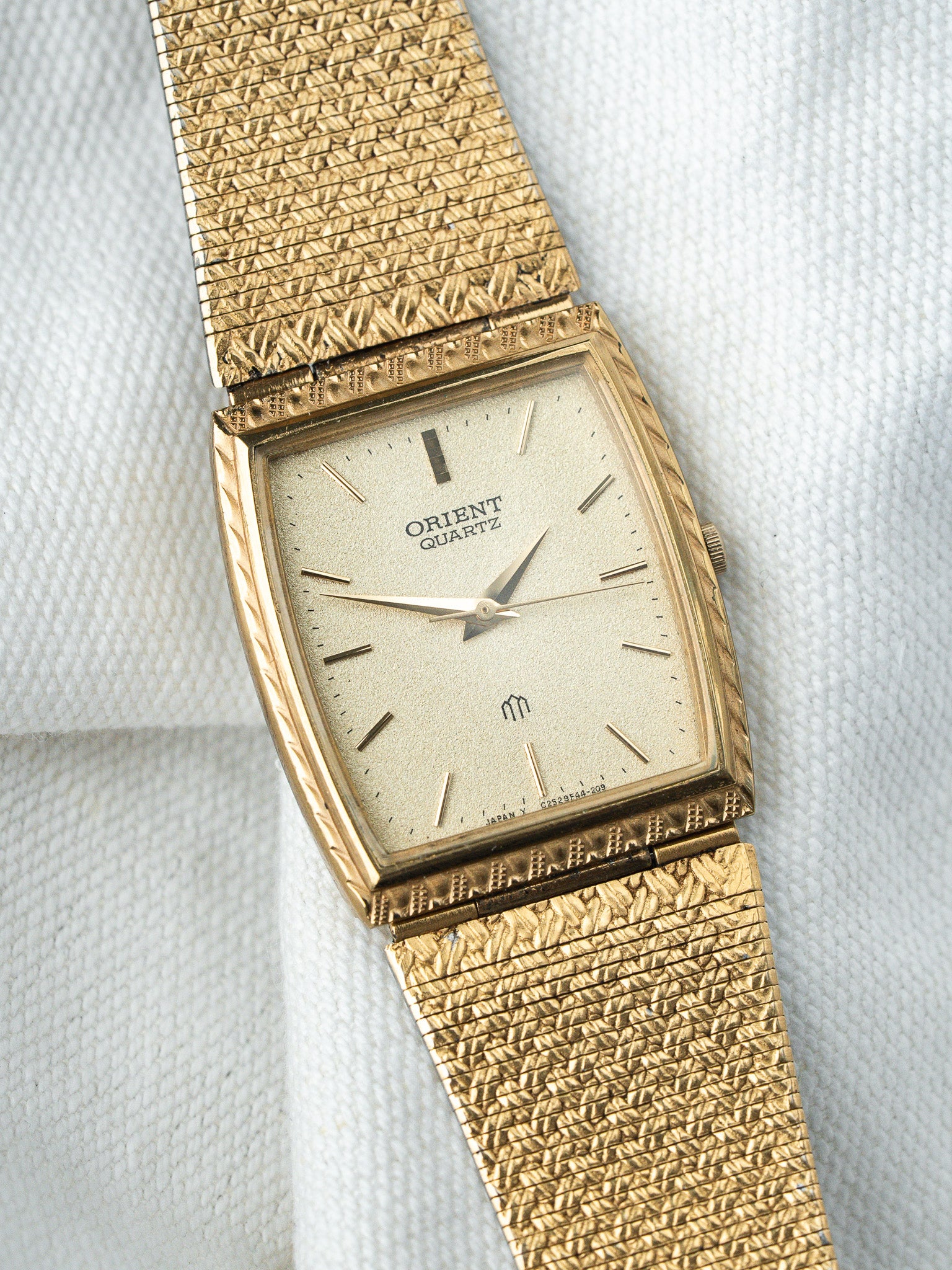 Montre Orient Vintage - Tonneau OR maille tressée (Années 1980s) - Atelier Victor