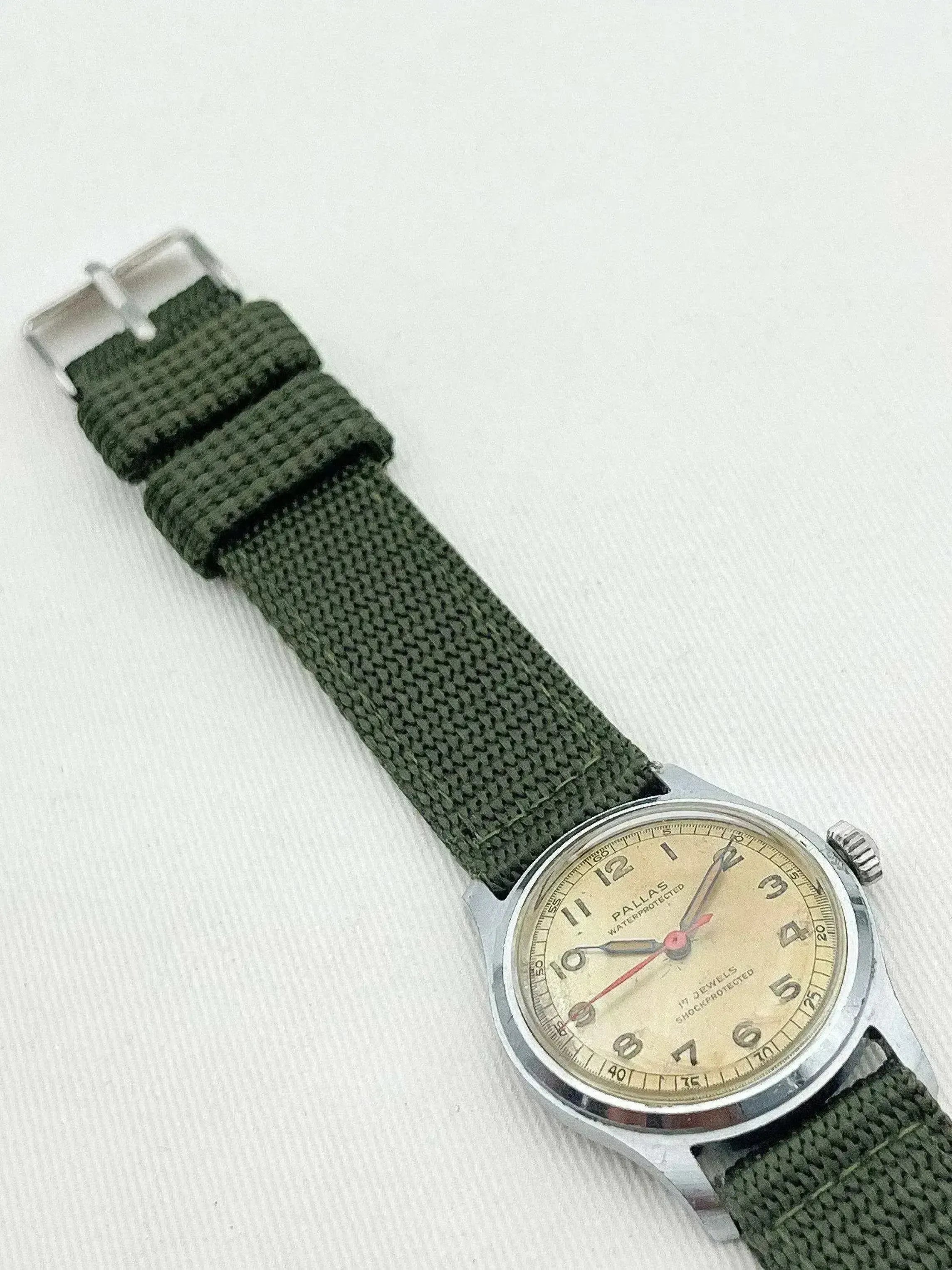 Montre Pallas Vintage - Militaire bracelet vert tissu - 1960s - Atelier Victor