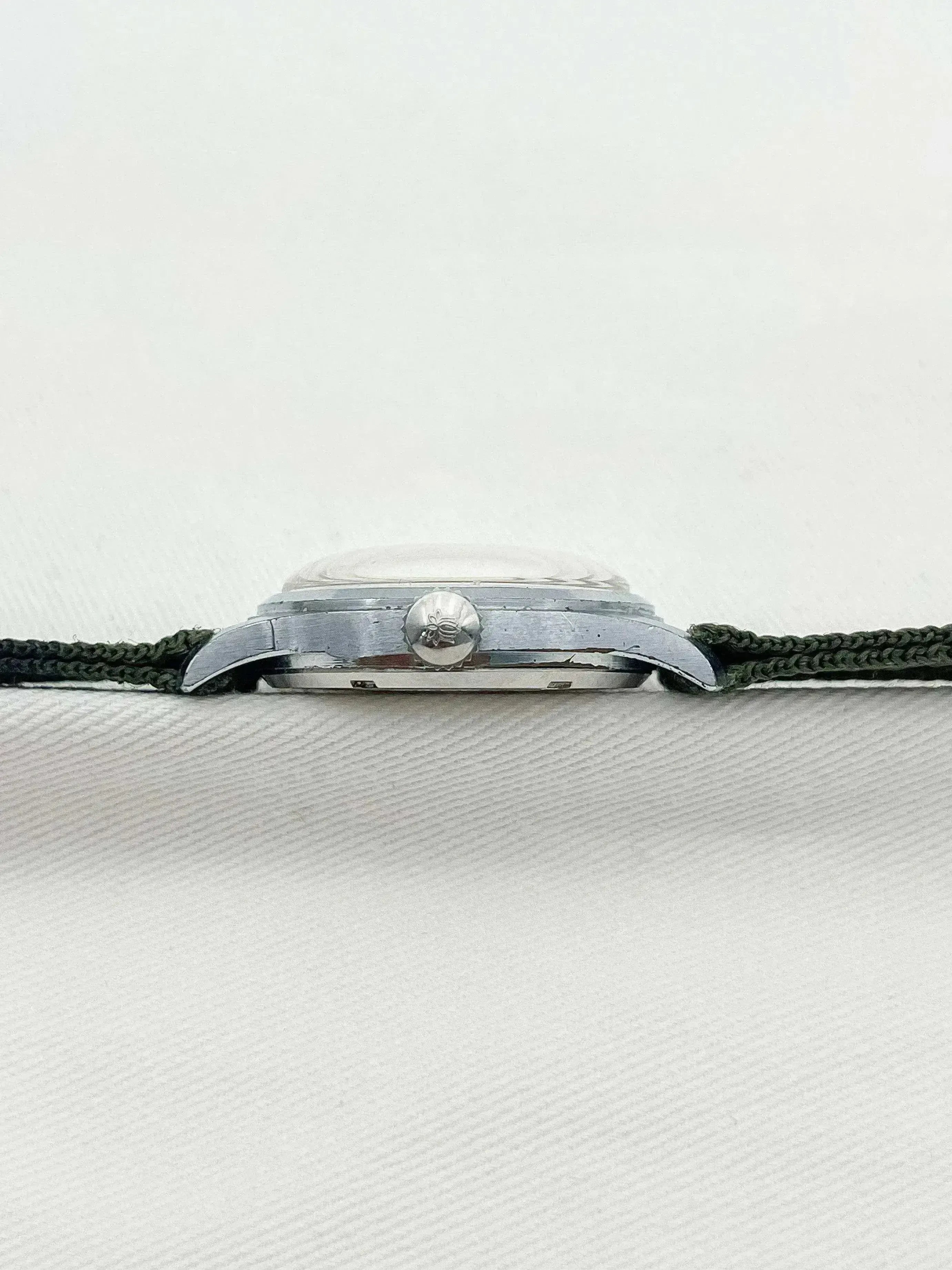 Montre Pallas Vintage - Militaire bracelet vert tissu - 1960s - Atelier Victor