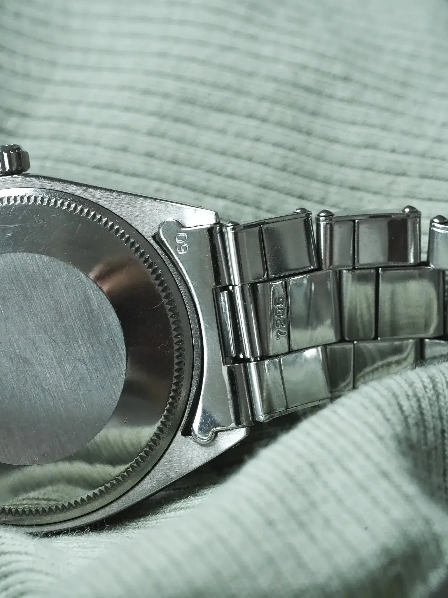 ساعة رولكس أويستر بيربتشوال فنتج (1966) – مرجع. 1003 COSC قرص بني و إطار محفور