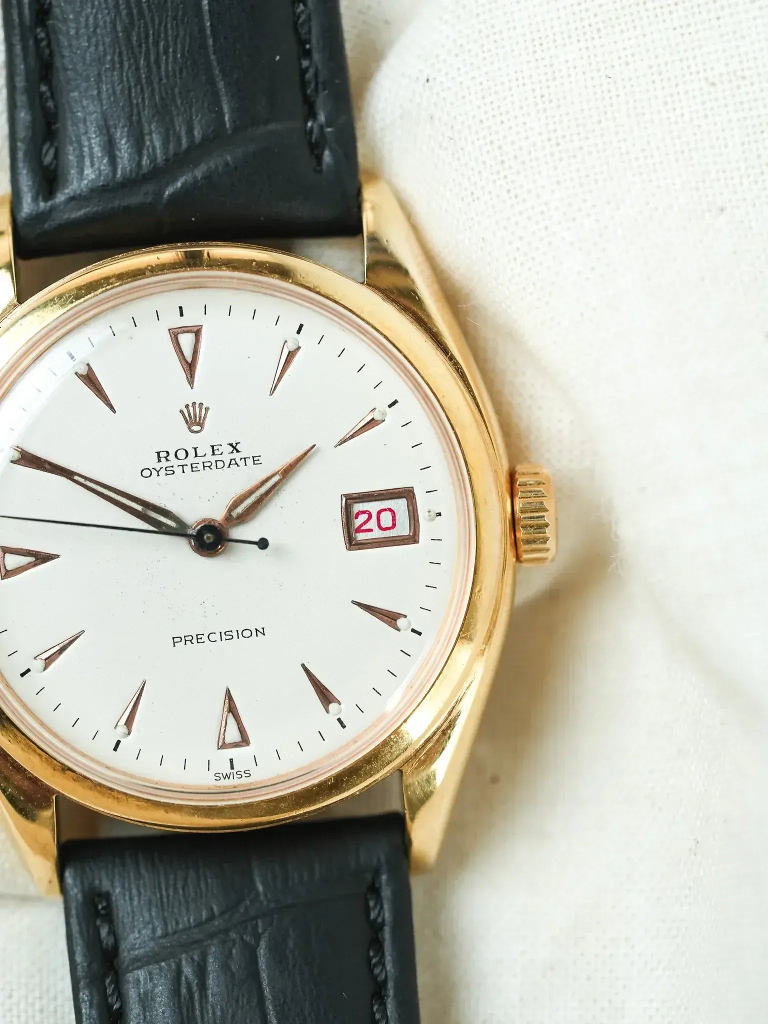 Montre Rolex Oysterdate Precision 6094 Vintage - 34mm Plaqué Or Crème (1952) - Atelier Victor