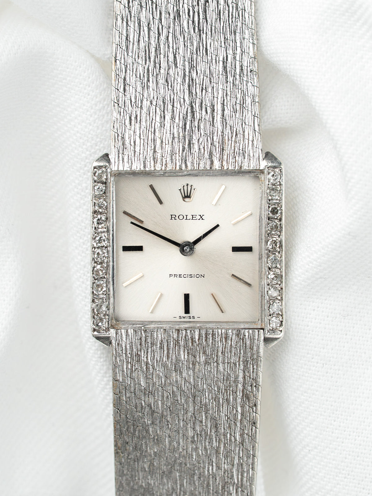 Montre Rolex Precision vintage, boîtier carré serti de diamants et bracelet en acier