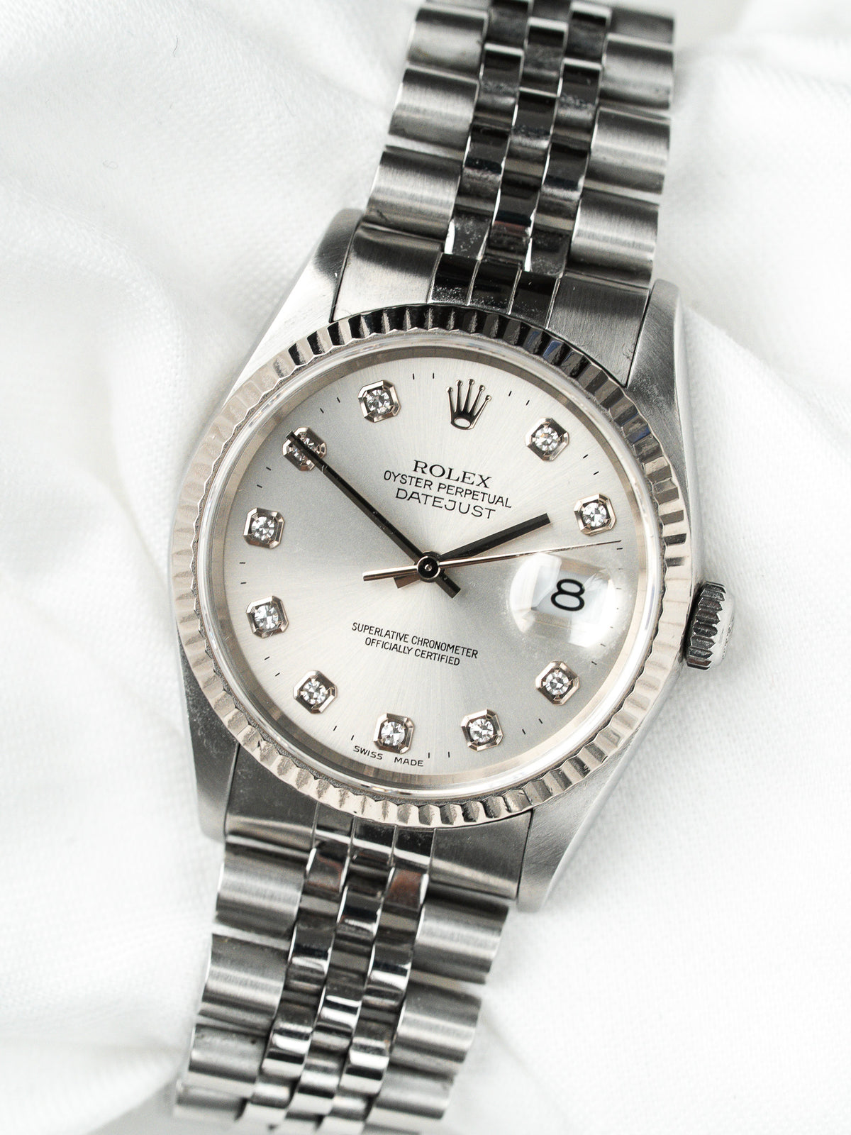 Diamond-set hour markers and date at 3 o'clock - Vintage Rolex Datejust Watch 16234 - Atelier Victor