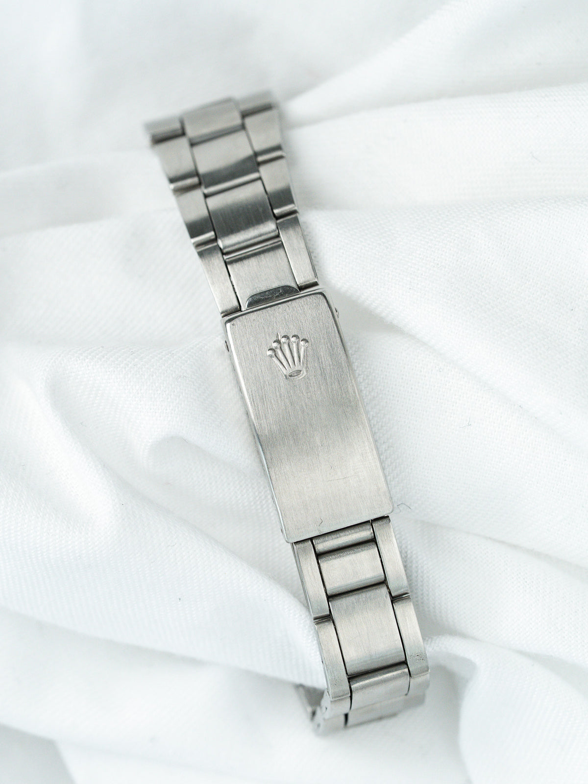 Oyster bracelet and clasp - Rolex Oysterdate Precision 6694 Watch - Atelier Victor
