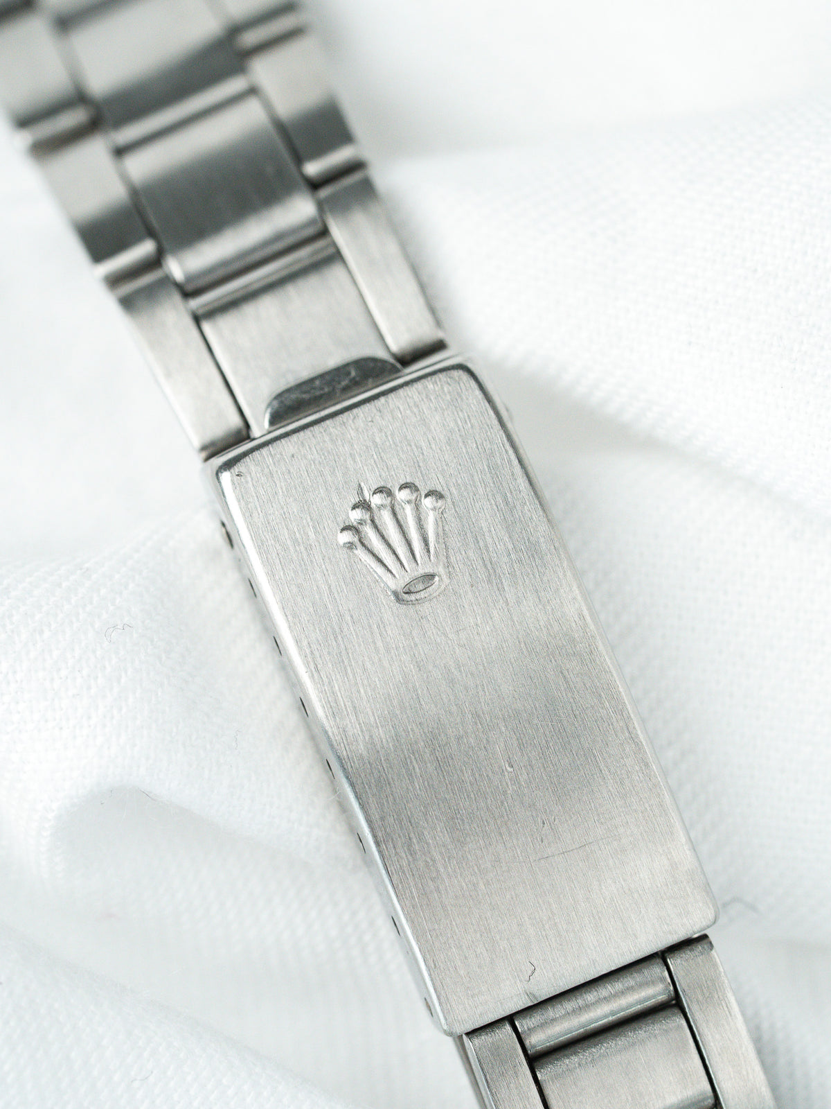 Folding clasp with Rolex crown - Rolex Oysterdate Precision 6694 Watch - Atelier Victor