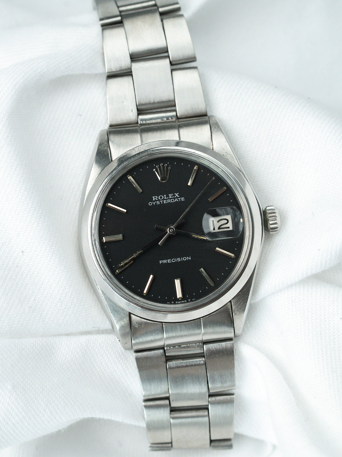 Full watch on Oyster bracelet - Rolex Oysterdate Precision 6694 Watch - Atelier Victor