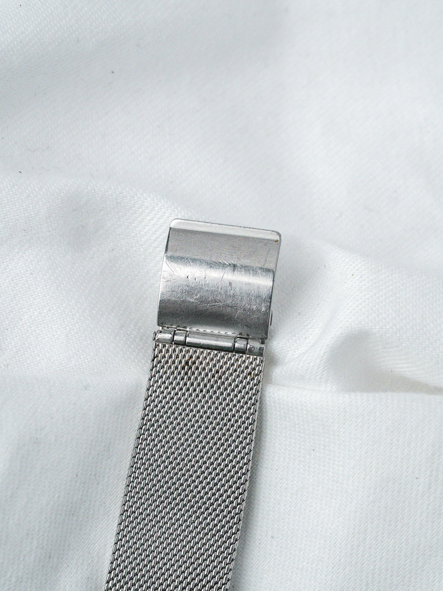 Montre Seiko 7820-5040 Acier — Rectangulaire Maille Milanaise (1980s)