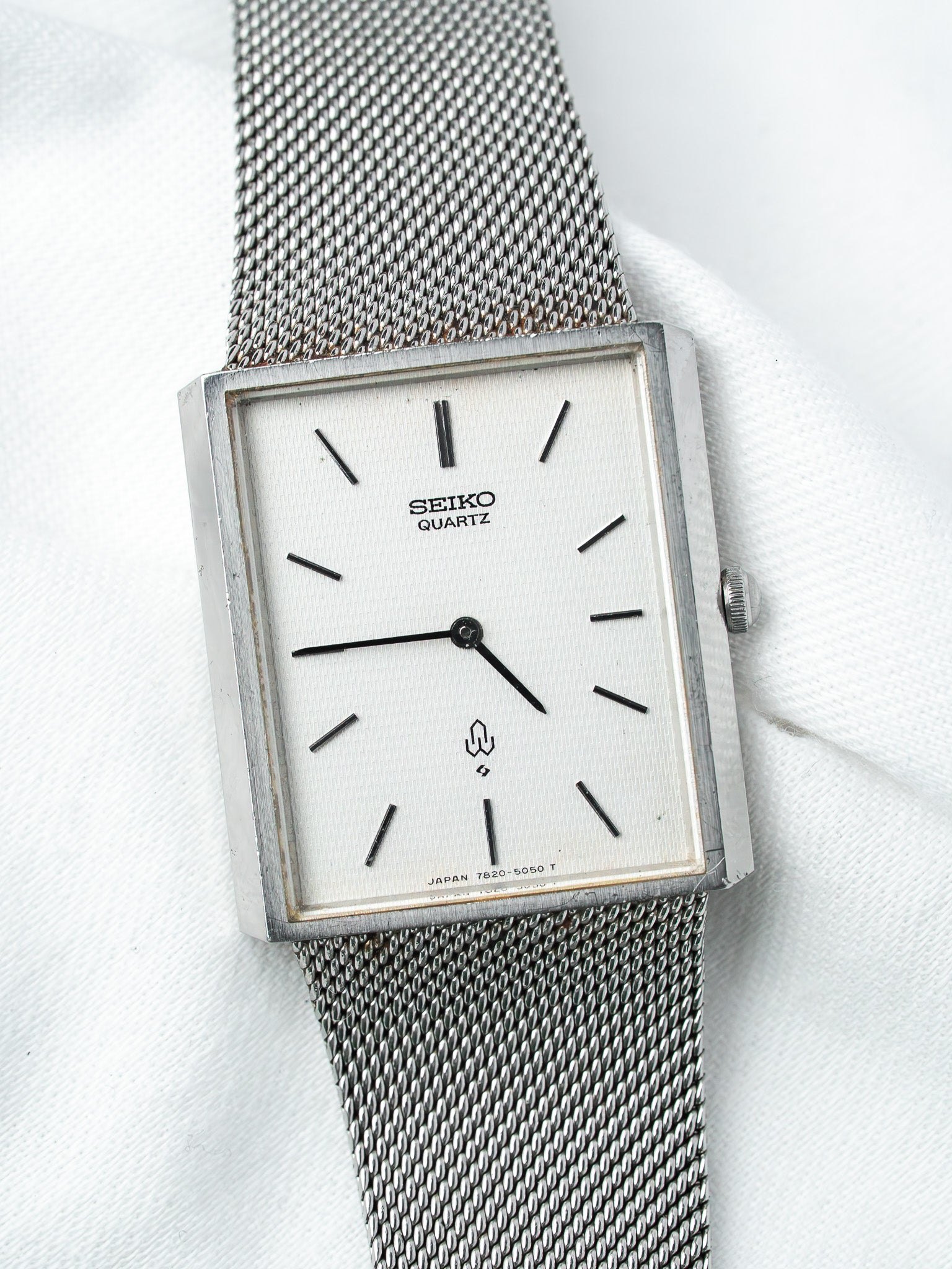 Montre Seiko 7820-5040 Acier — Rectangulaire Maille Milanaise (1980s)