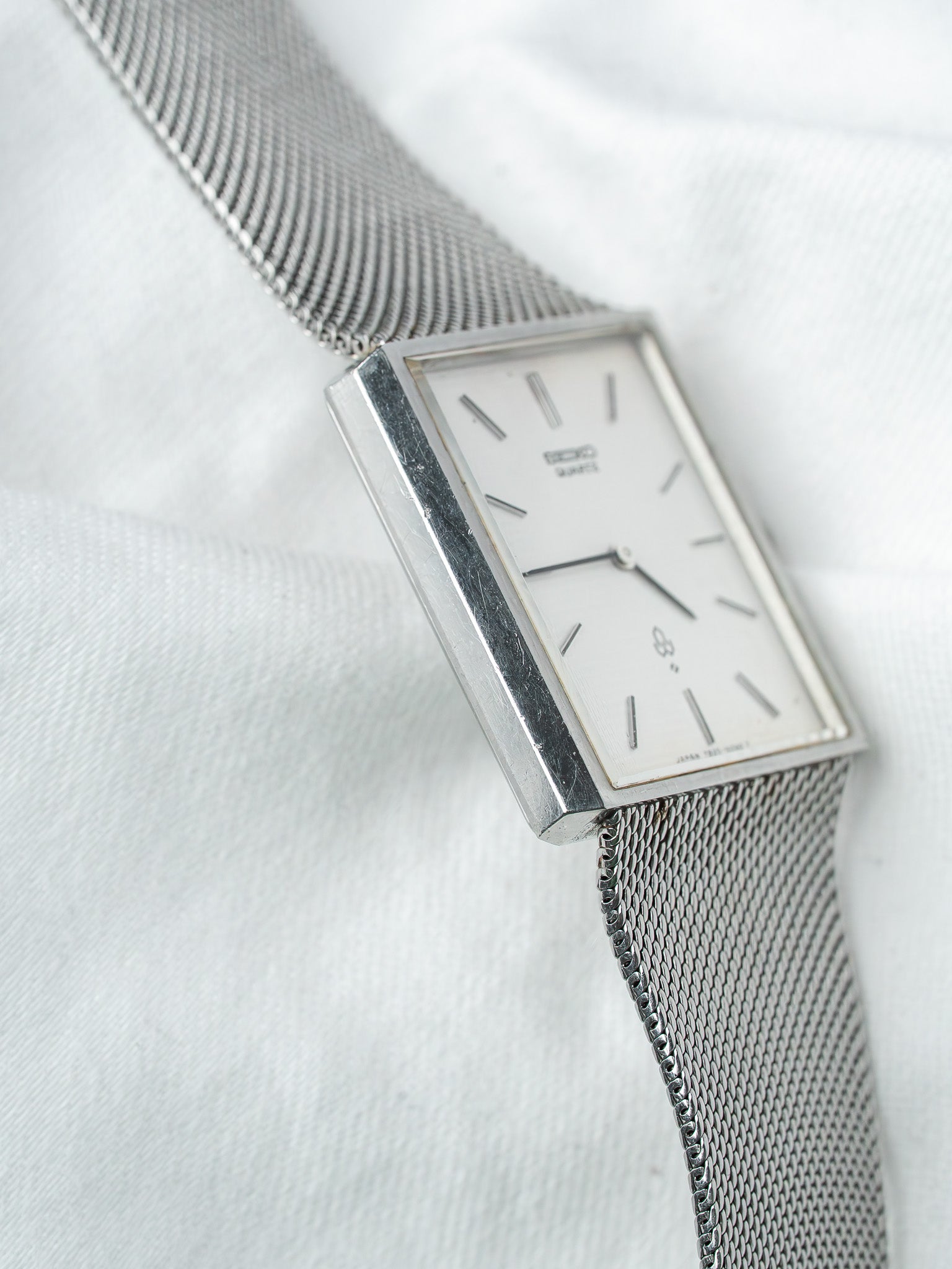 Montre Seiko 7820-5040 Acier — Rectangulaire Maille Milanaise (1980s)