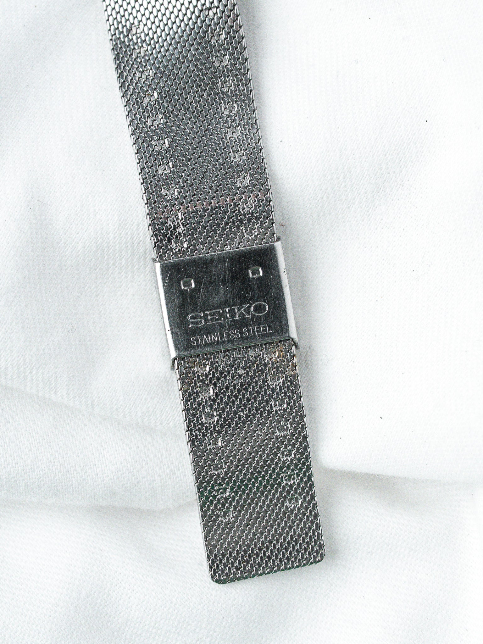 Montre Seiko 7820-5040 Acier — Rectangulaire Maille Milanaise (1980s)