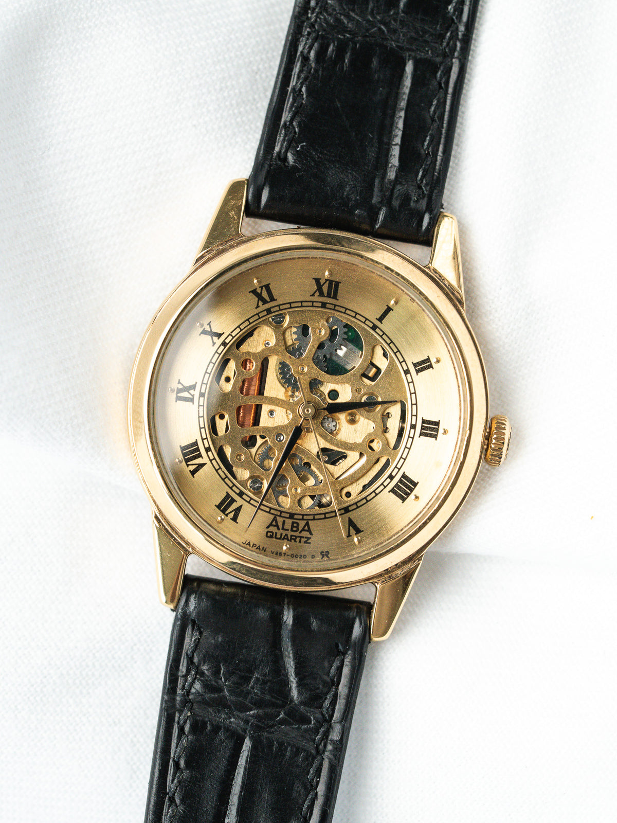 Frontalansicht, römische Ziffern - Watch Seiko Alba V257-0020 - Atelier Victor