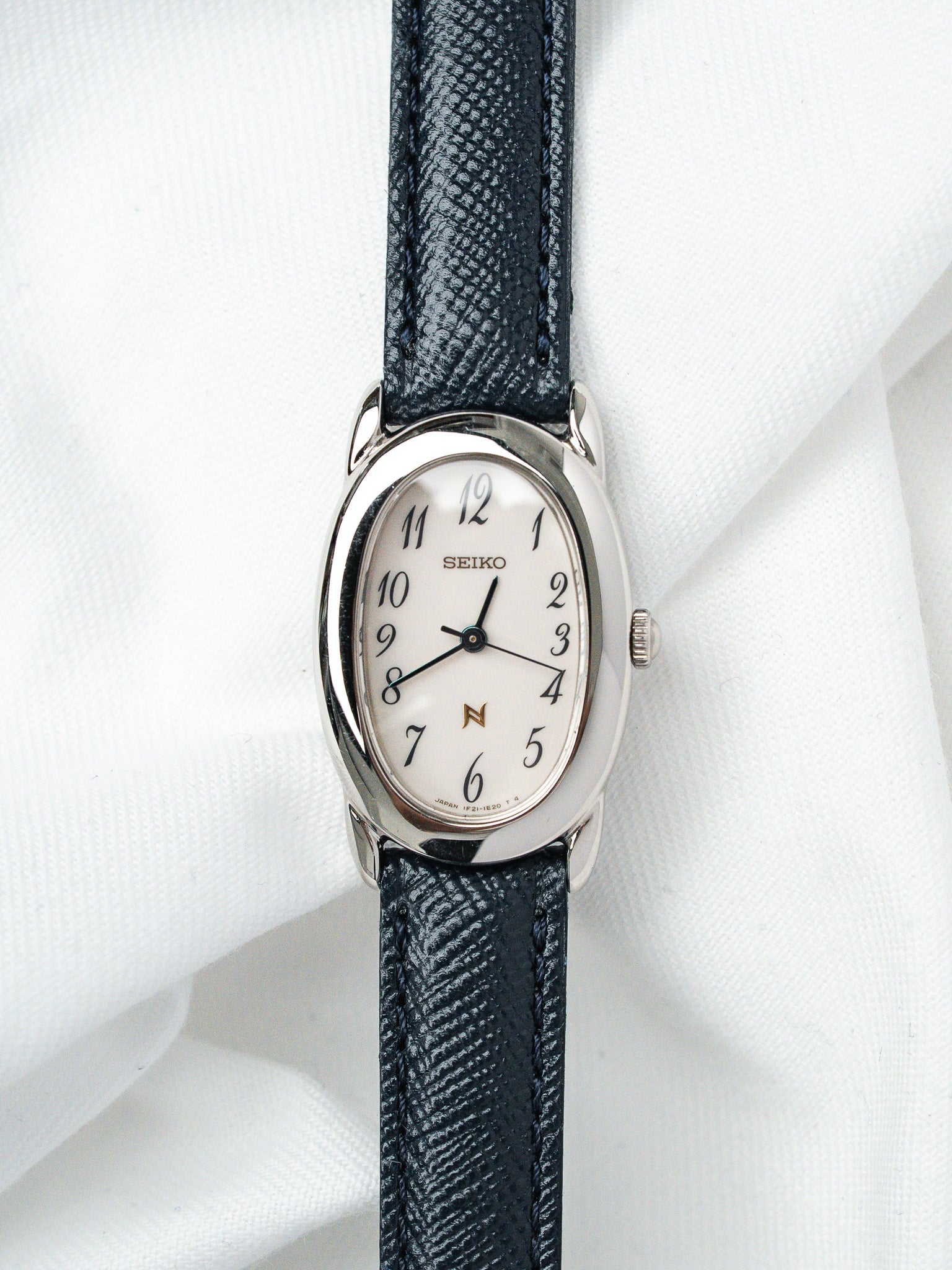 Orologio Seiko Baignoire Acciaio — Quadrante Bianco Numeri Arabi (2000)