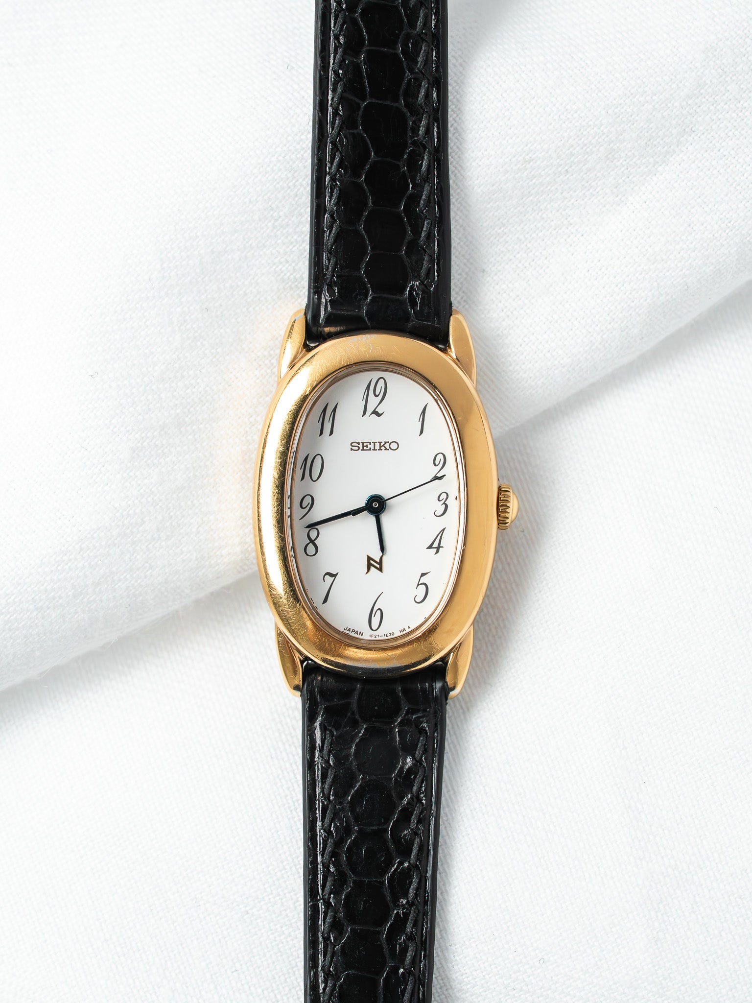 Orologio Seiko Baignoire placcato oro — quadrante bianco con cifre arabe (2003)