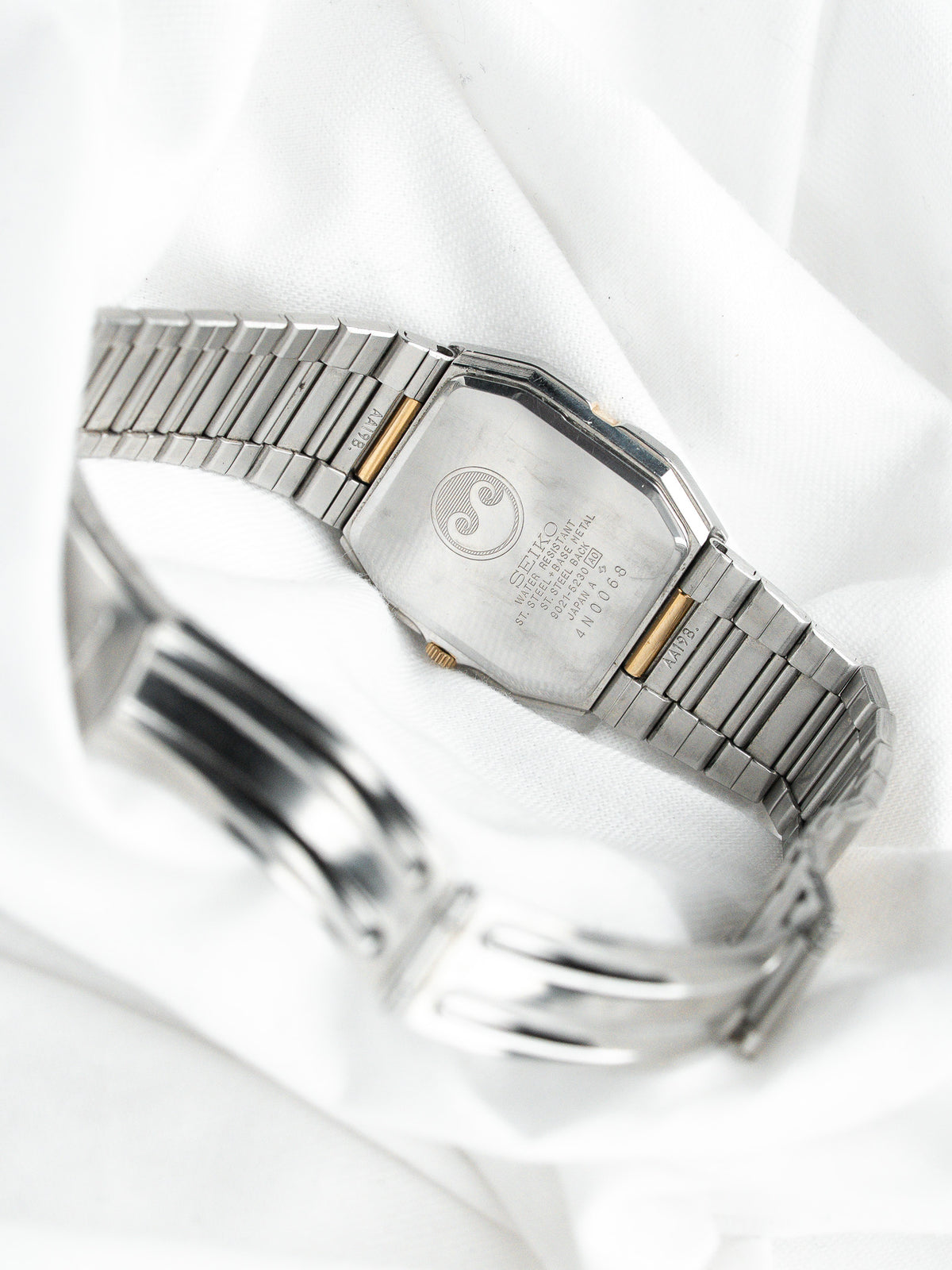 Fond de boîte acier et bracelet - Montre Seiko Chronos 9021-5230 - Atelier Victor