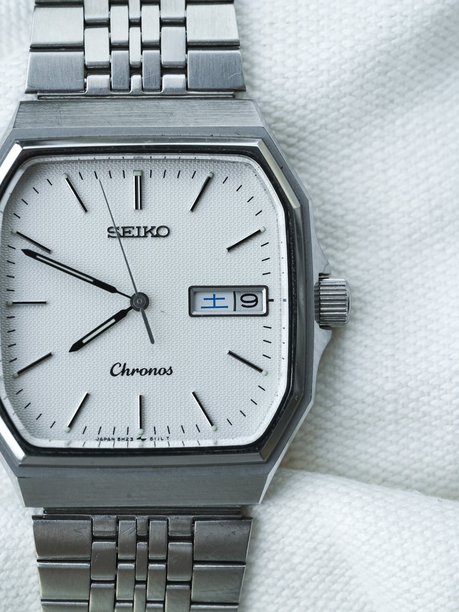 Montre Seiko Chronos Vintage - TV Daydate Acier Maille (1972) - Atelier Victor